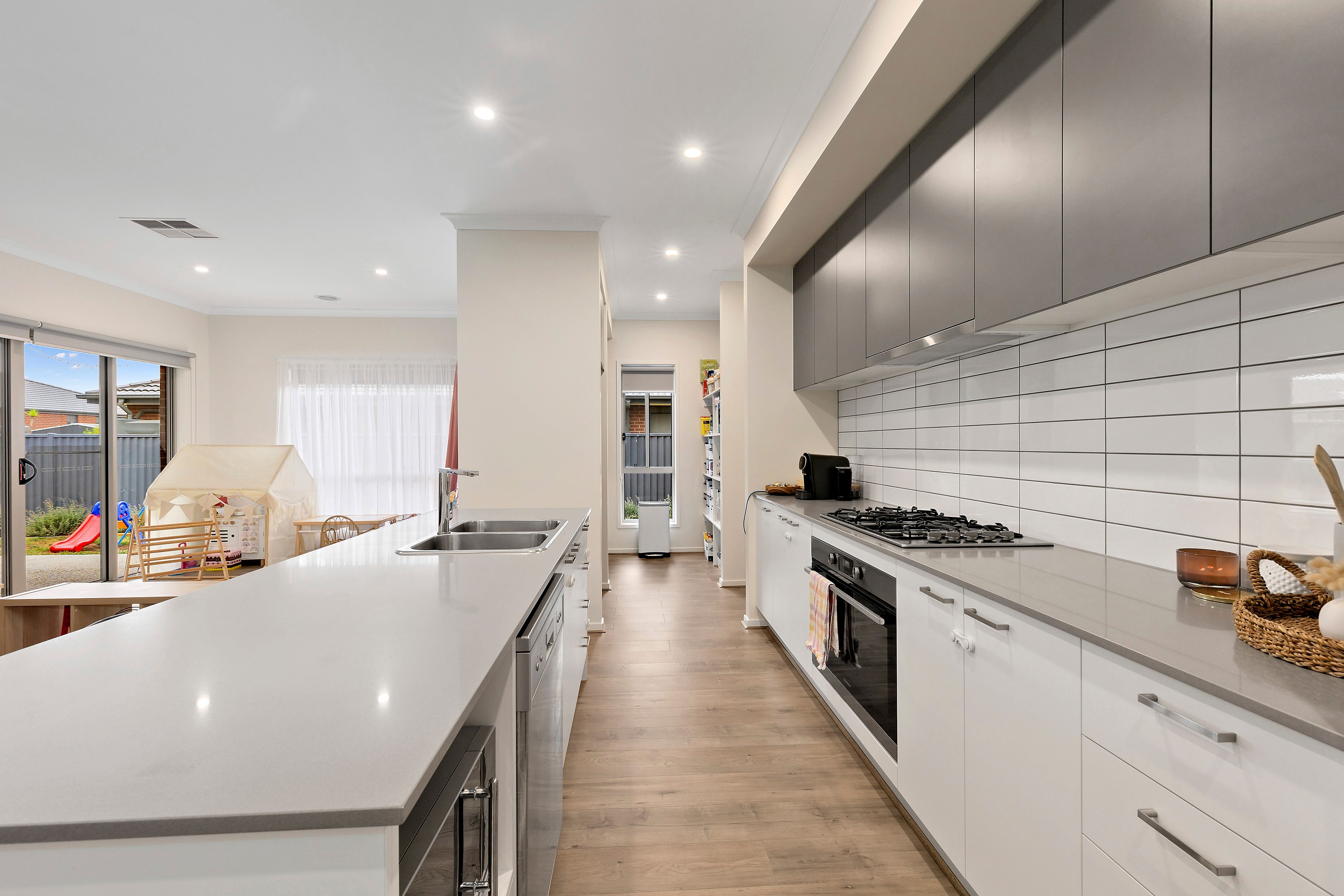 17 Lugano Avenue, Alfredton, VIC 3350