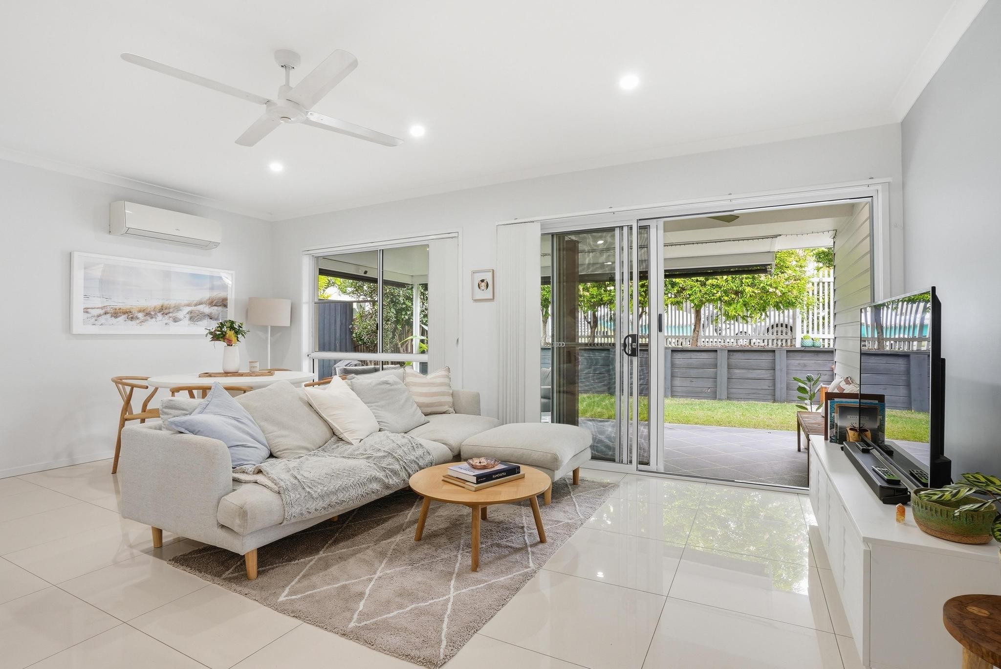 4/10 Sapphire Place, Elanora, QLD 4221