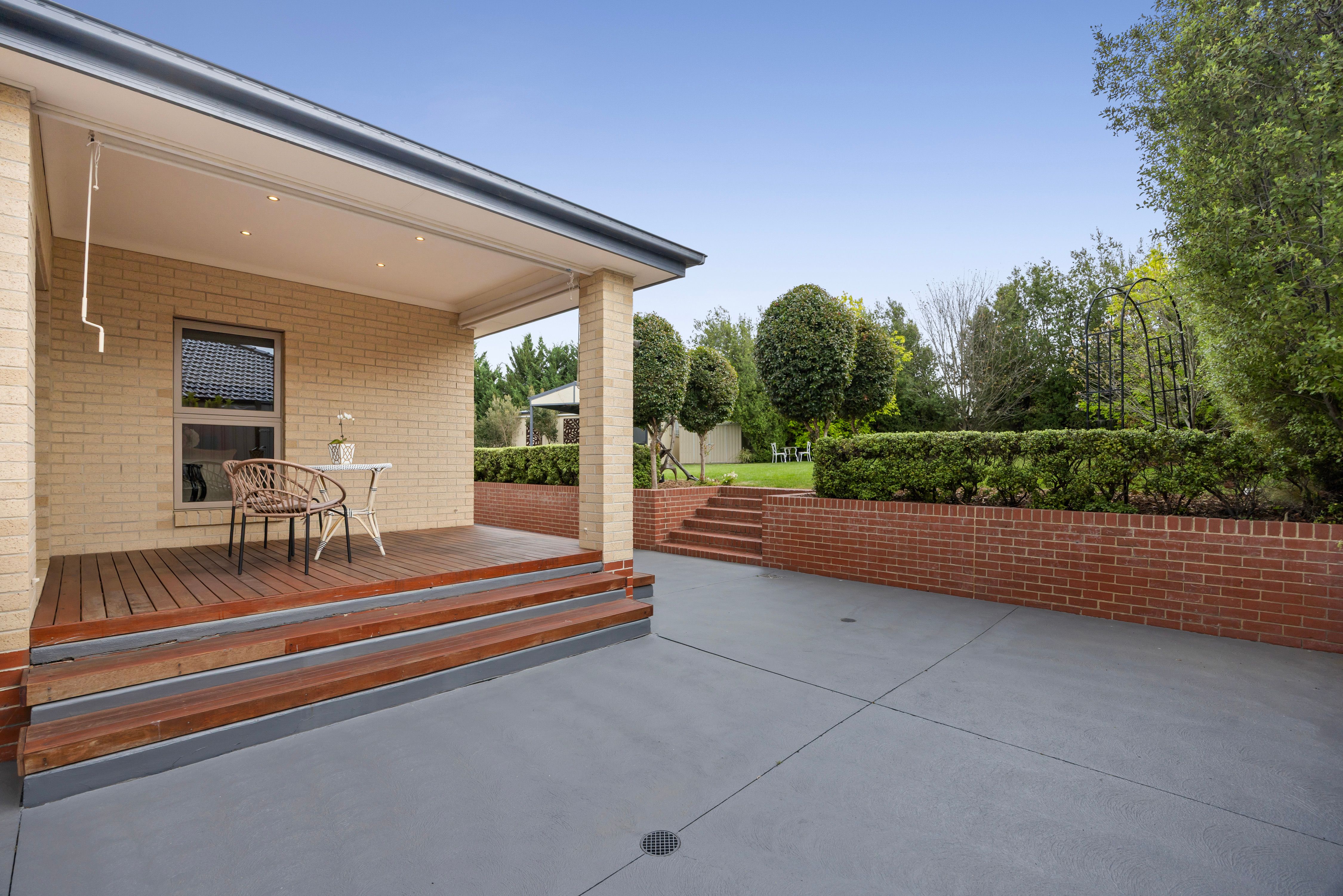 26 Roseberry Avenue — photo 16 of 18