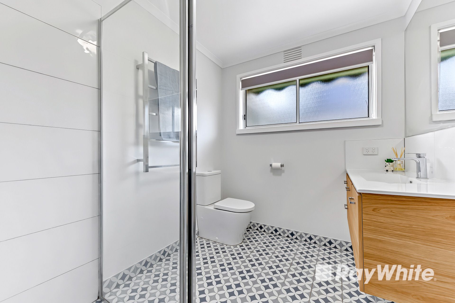 4/4 Macpherson Street — photo 10 of 14