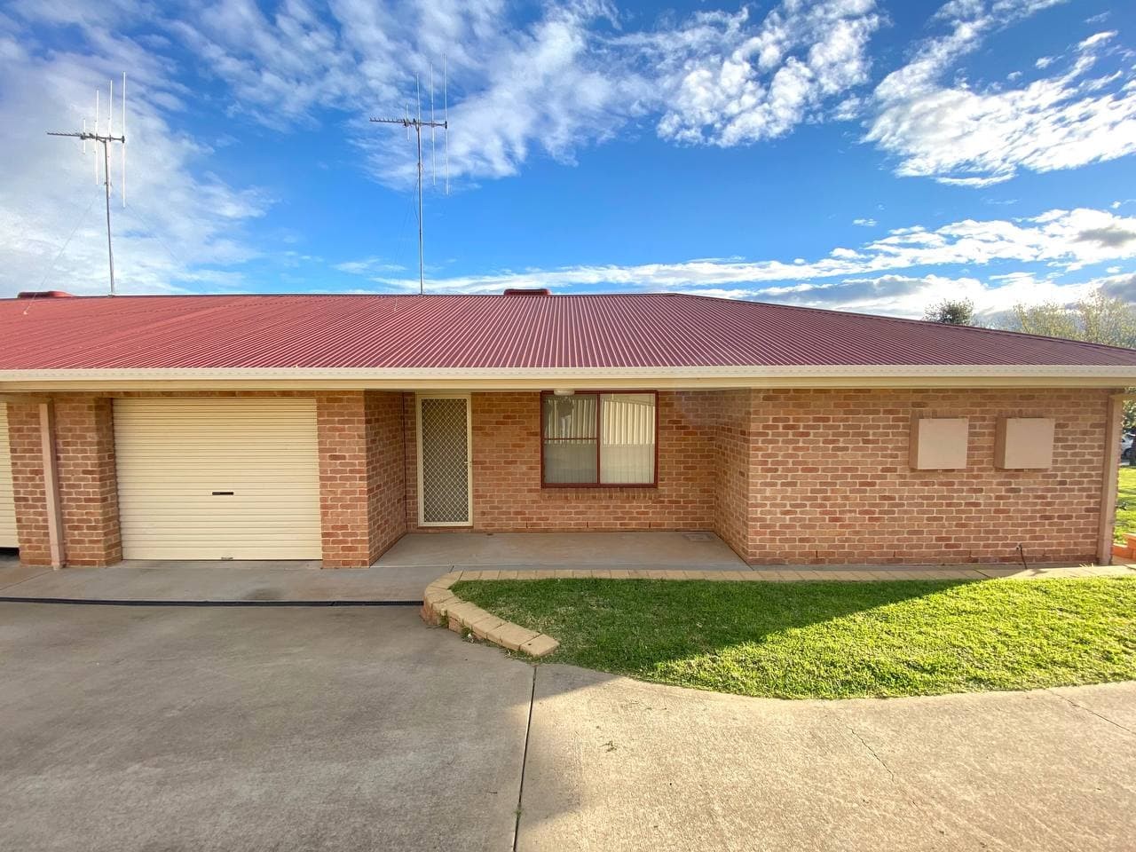 1/9 Basil Avenue, Parkes, NSW 2870