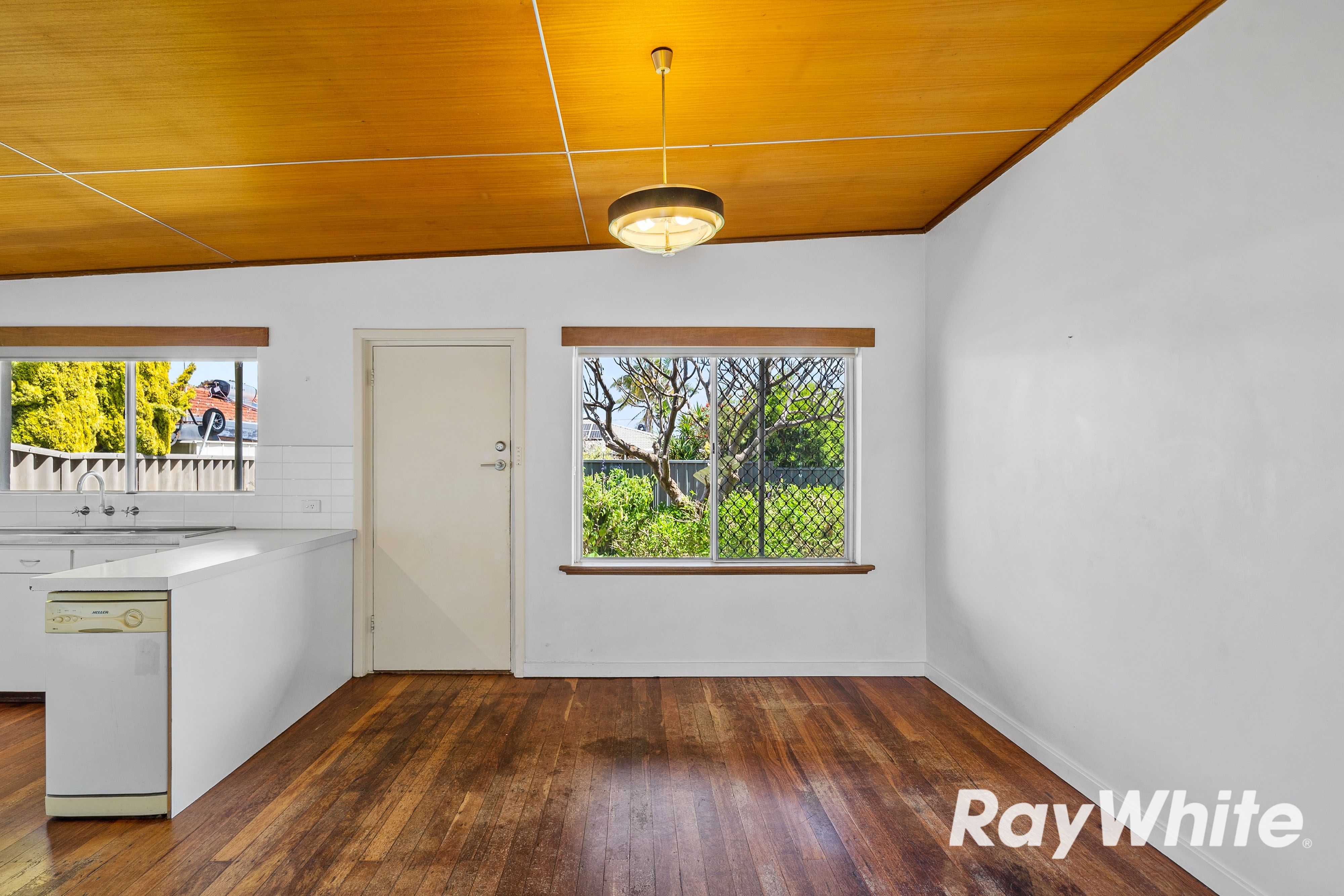 31 Eden Street — photo 4 of 18