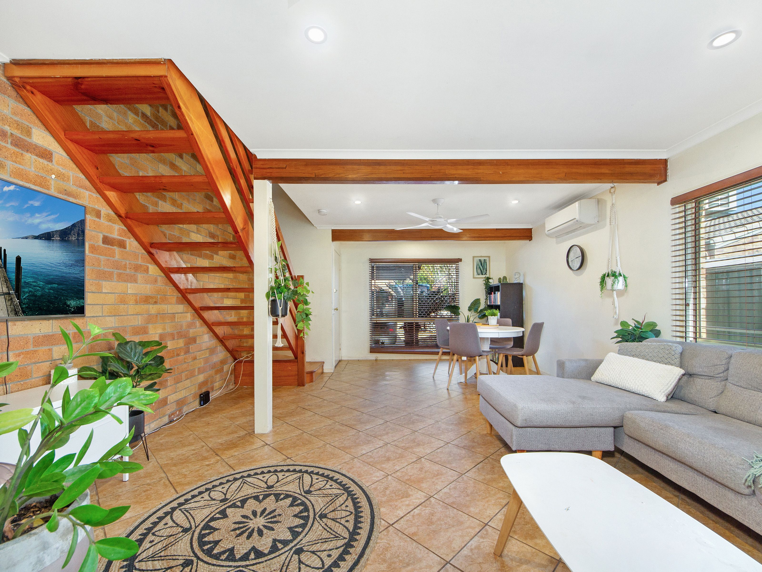 1/159 Pappas Way, Carrara, QLD 4211
