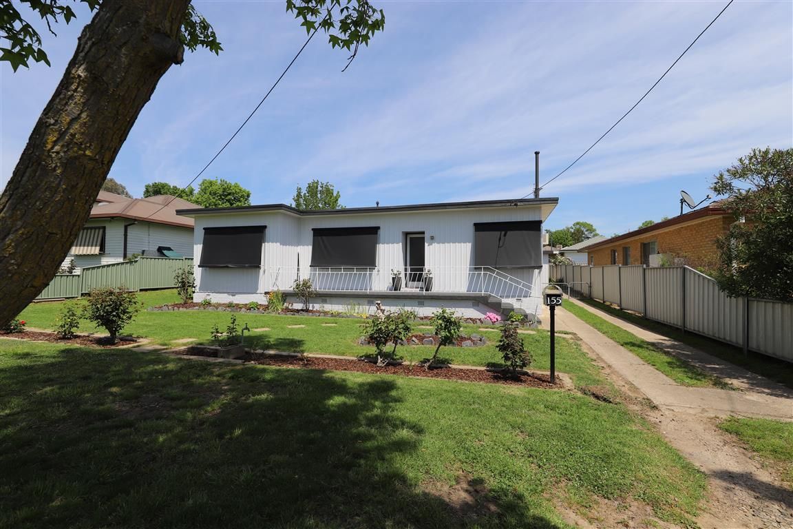155 Simpson Street, Tumut NSW 2720