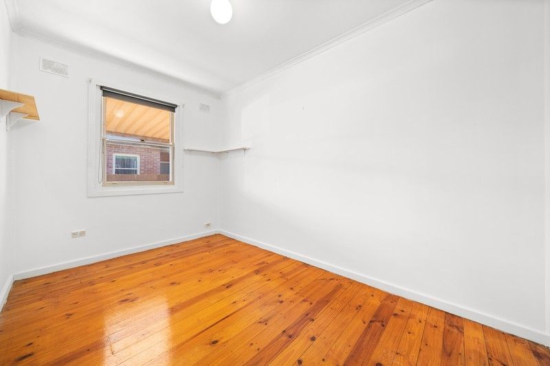 39 Mainwaring Crescent — photo 4 of 14