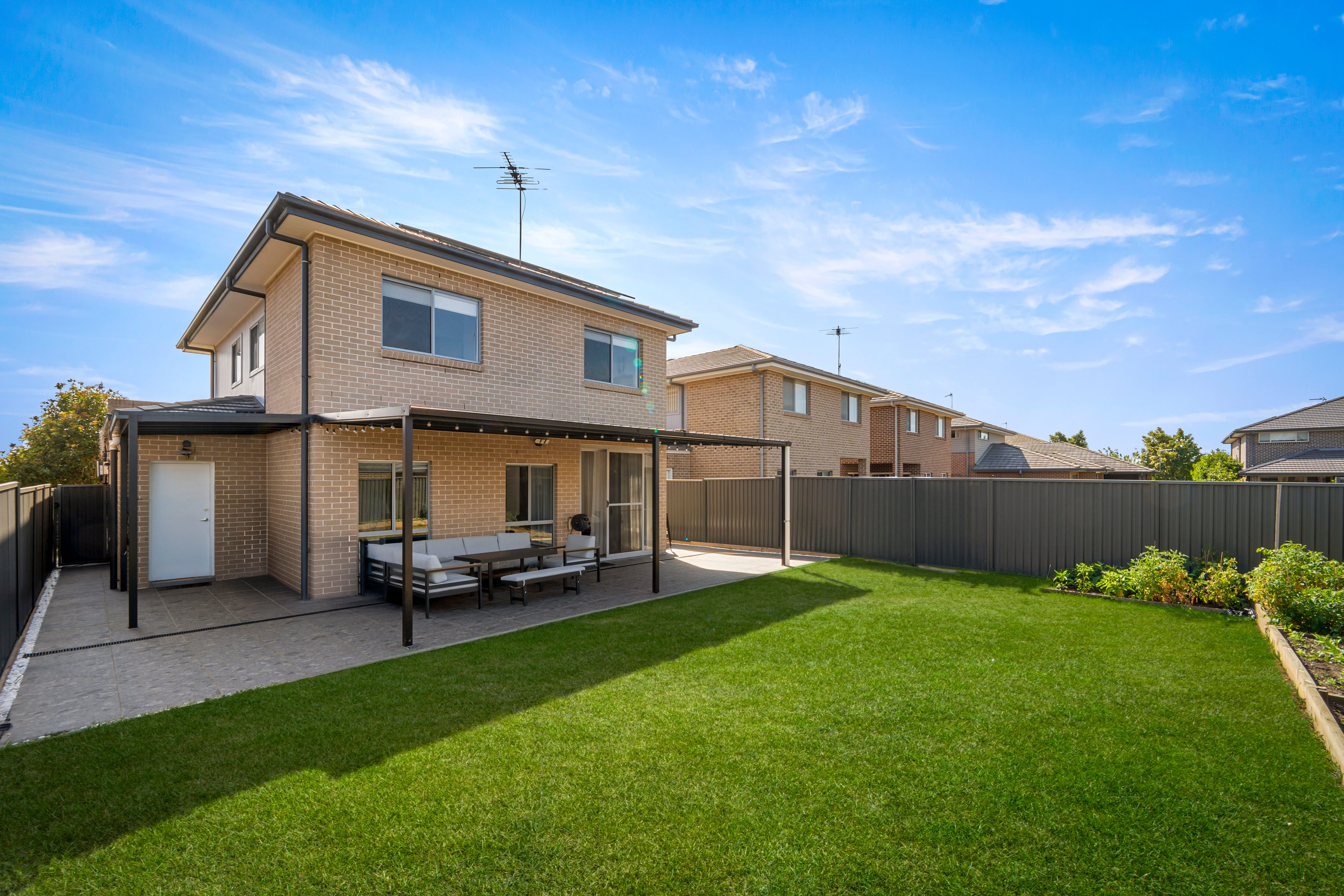 91 Serpentine Avenue — photo 9 of 13