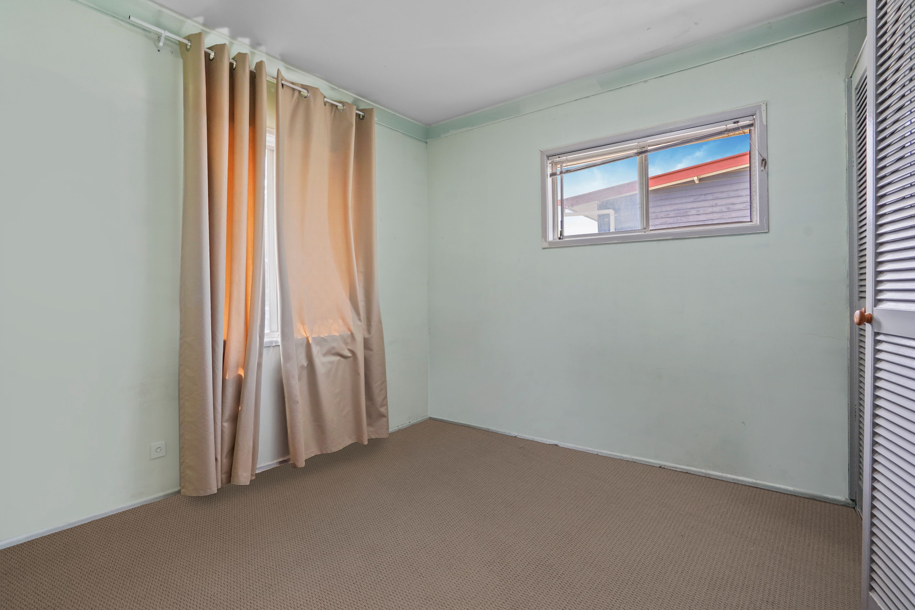 77 Ashton Street — photo 9 of 13