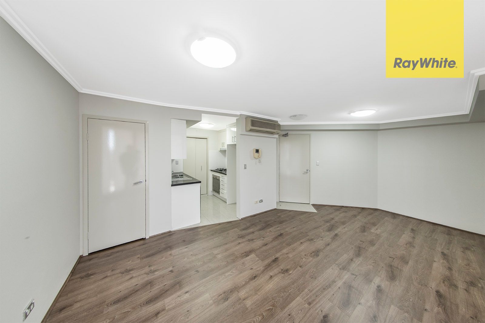 144/13-15 Hassall Street — photo 4 of 10