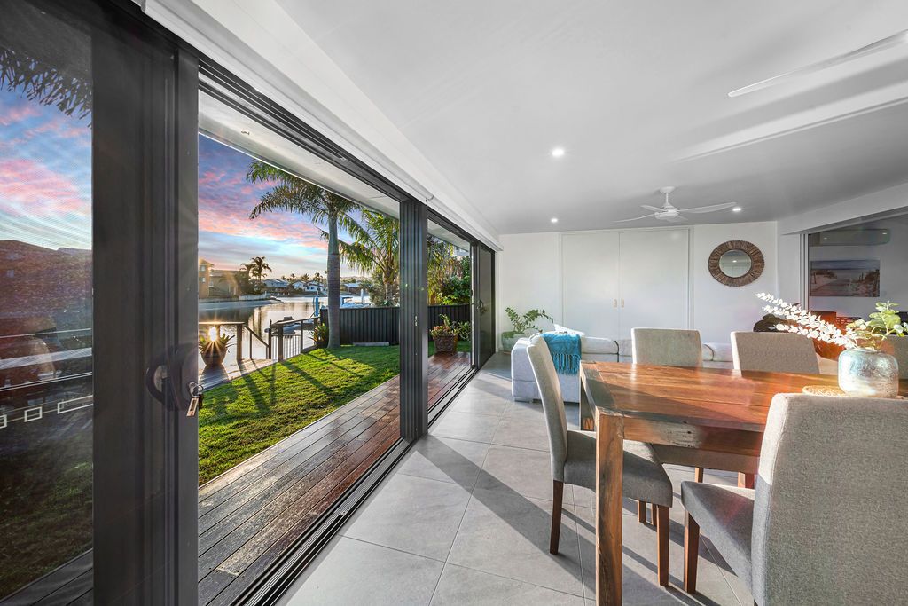 15 Coorumbong Close — photo 8 of 28