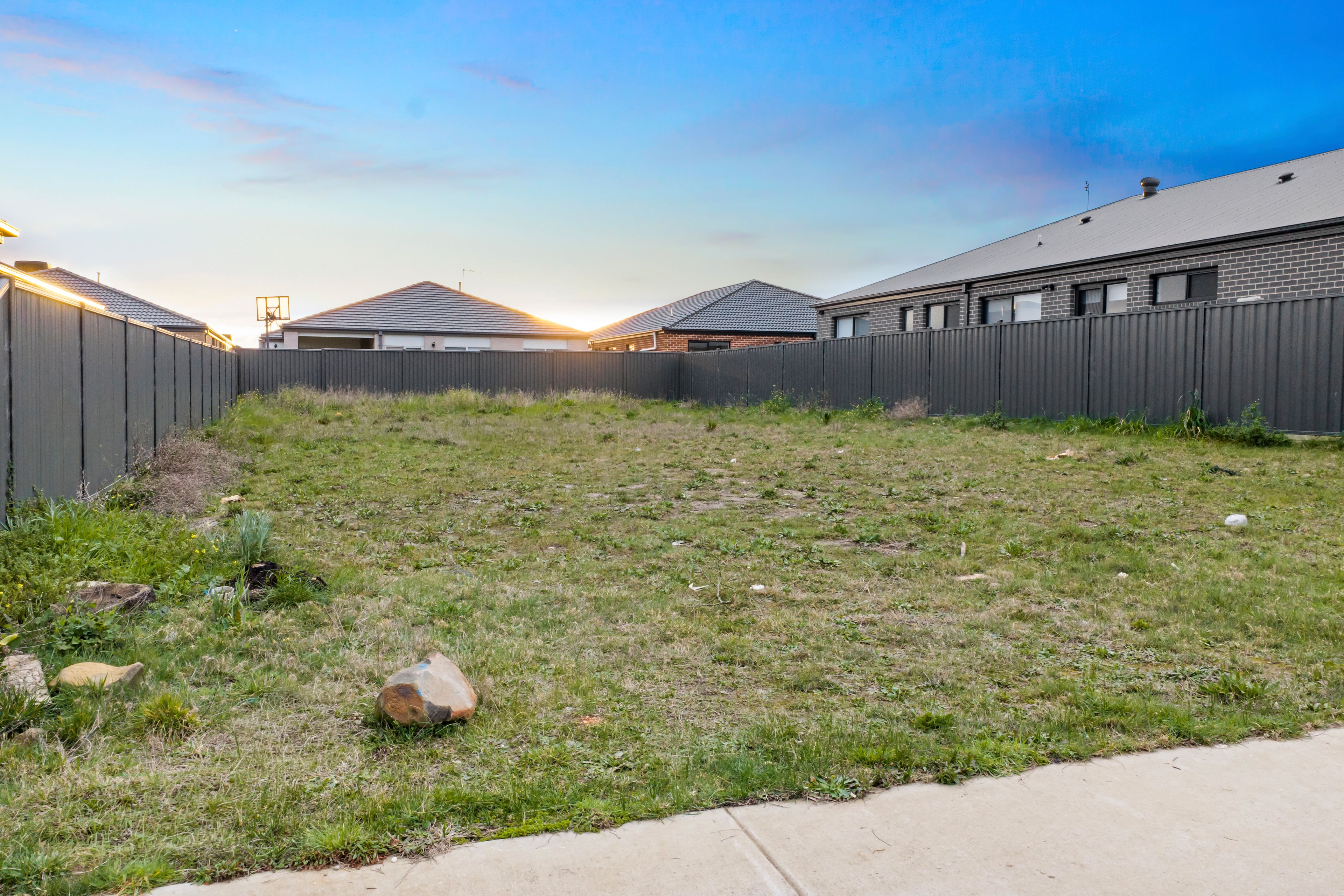122 Dyson Drive — photo 4 of 9