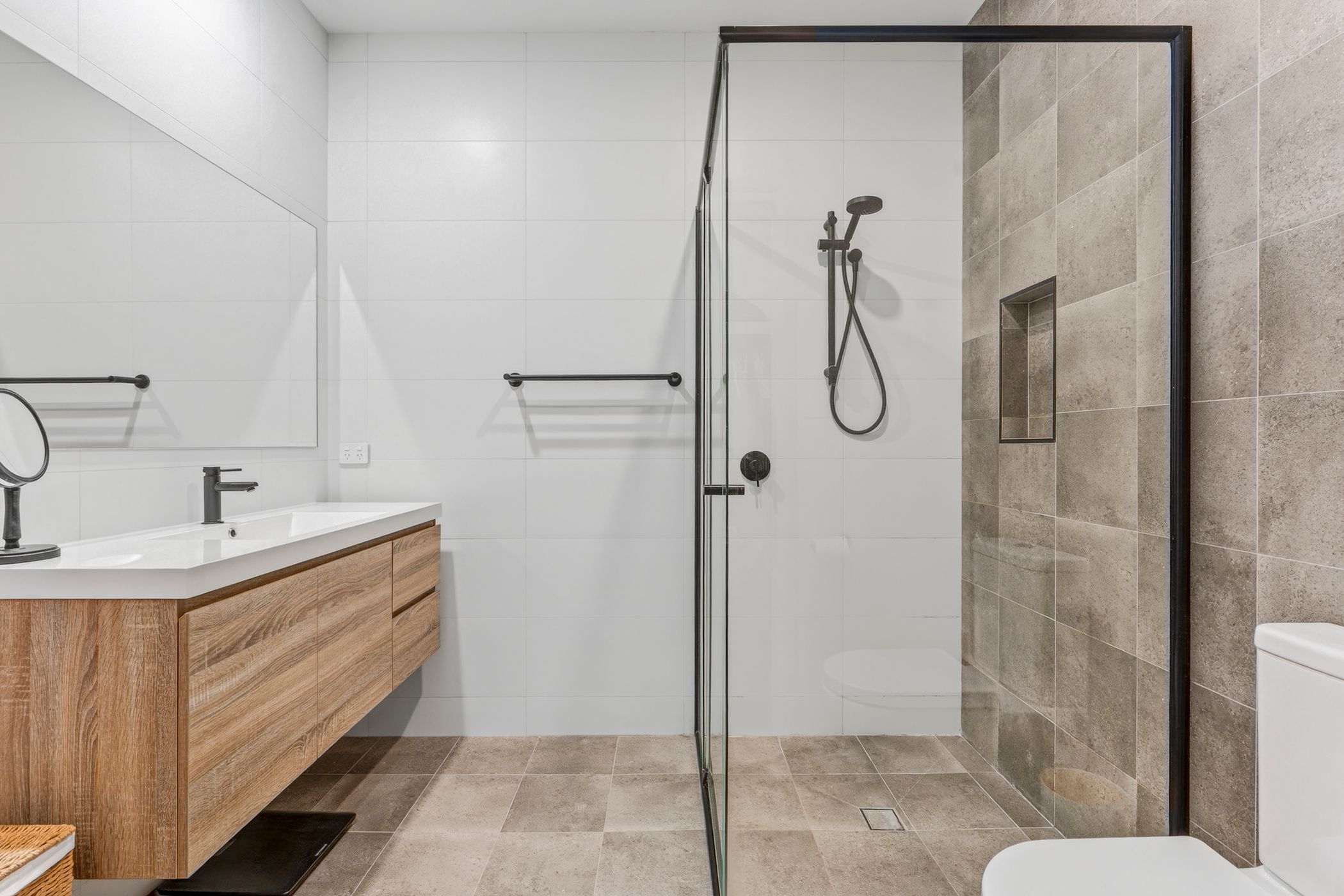 2/125 Bourke Road — photo 6 of 16