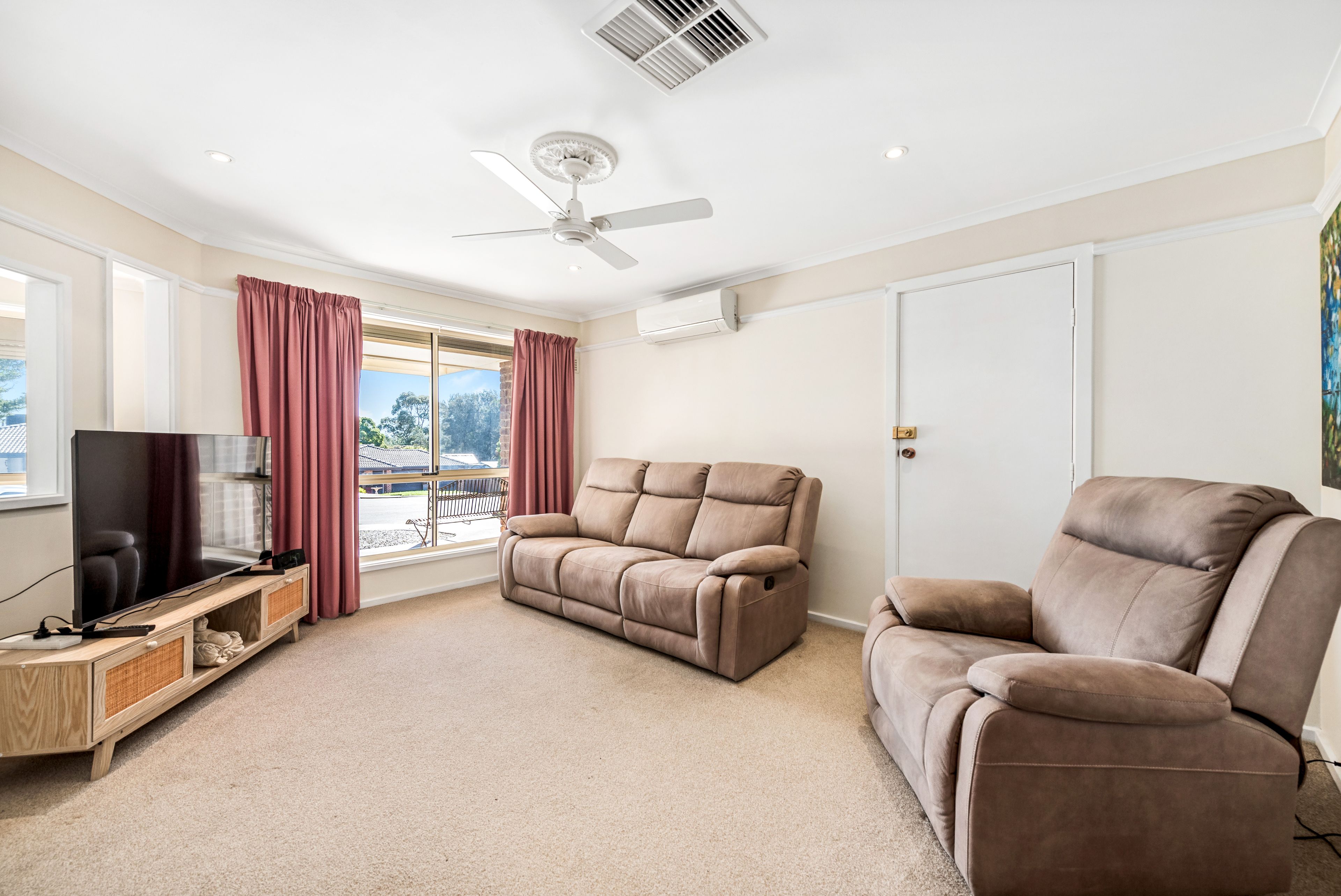 27 Kooyonga Way — photo 4 of 25
