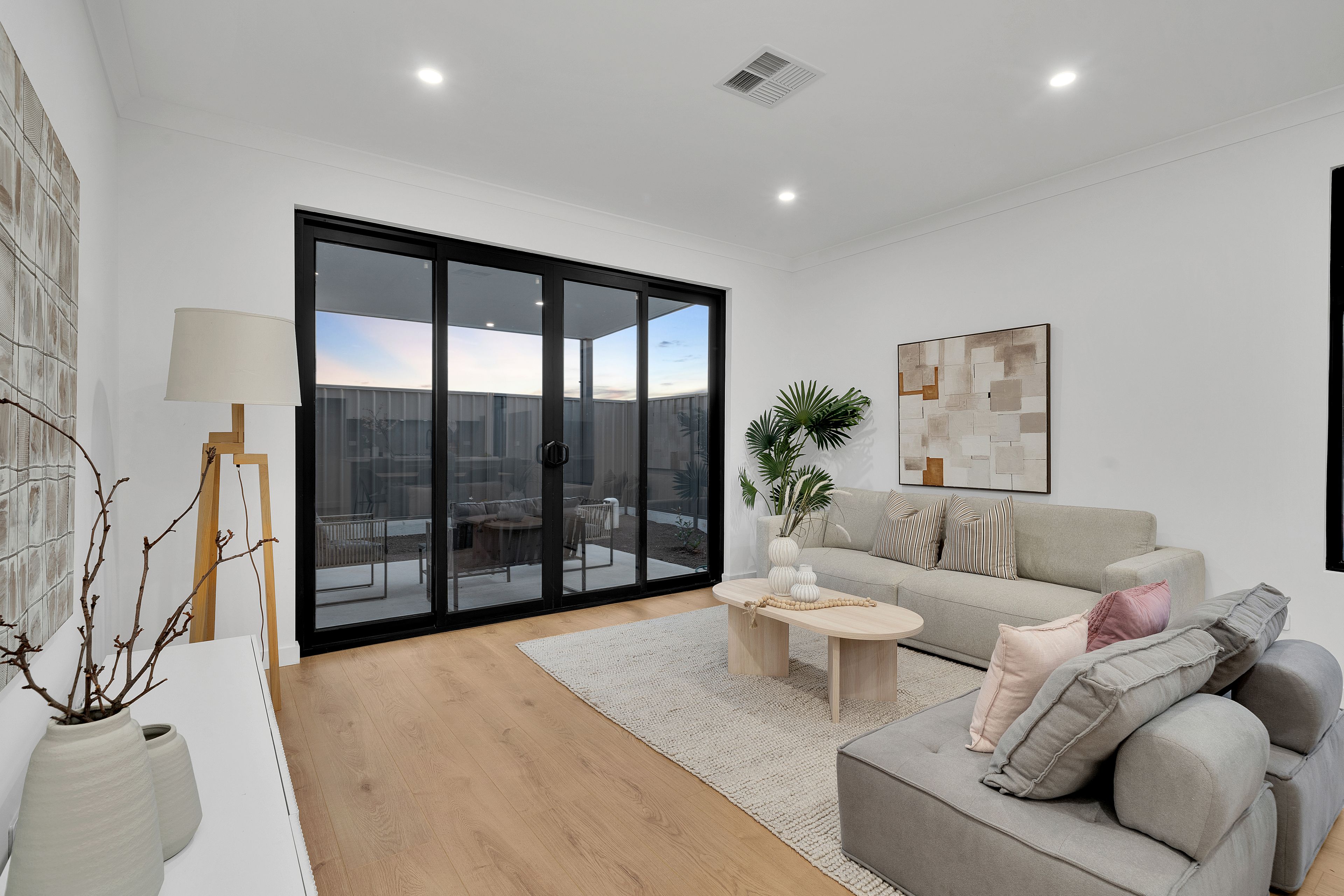 18 Amelie Avenue — photo 10 of 28