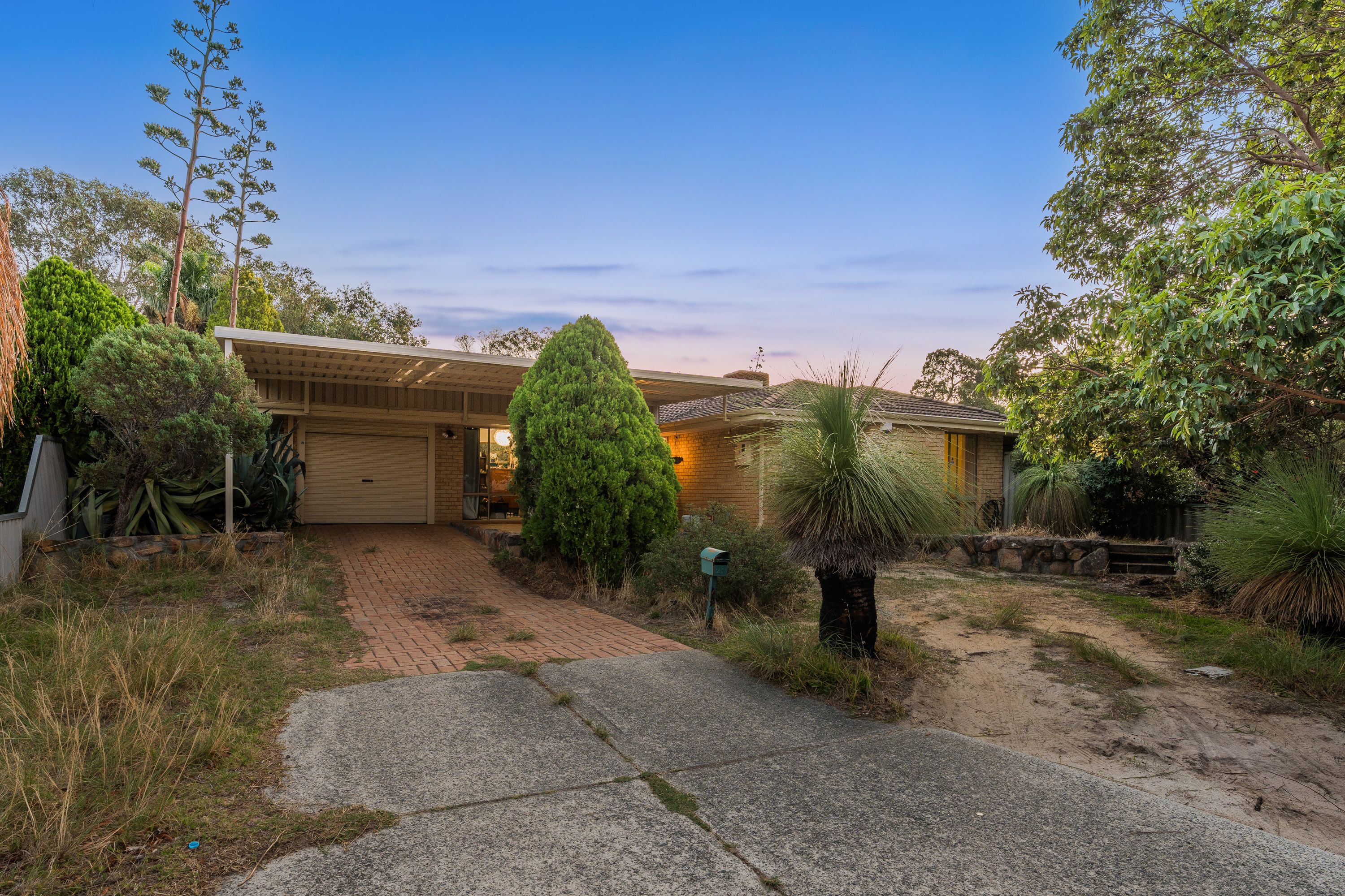 21 Chadwick Parade, Brookdale, WA 6112