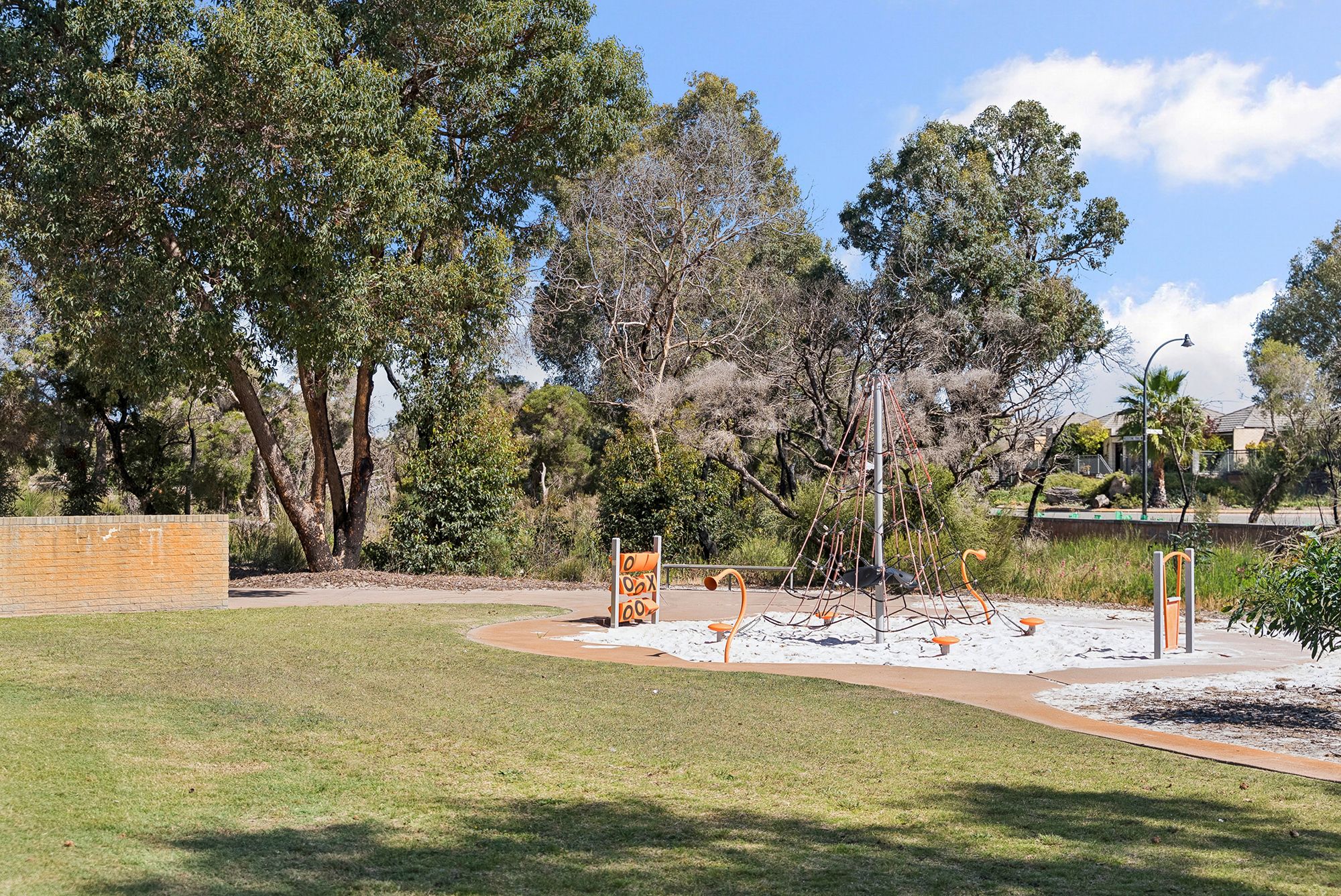 27 Redstone Trail — photo 2 of 23