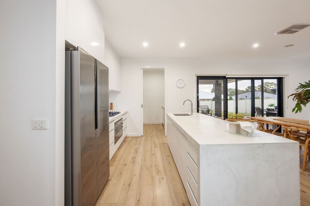 28 Stockman Circuit, Thurgoona, NSW 2640