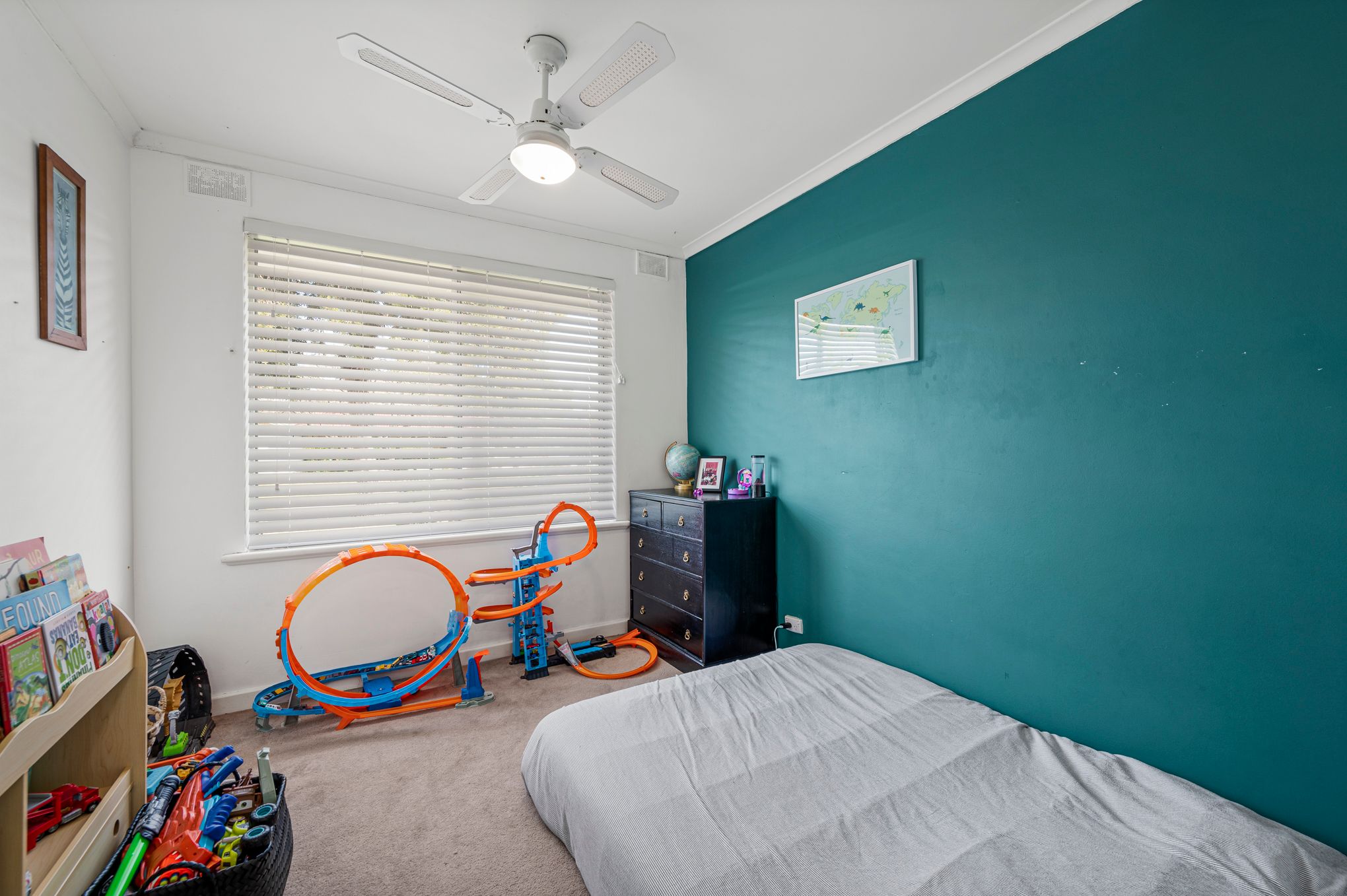 37 Petersen Crescent — photo 17 of 30
