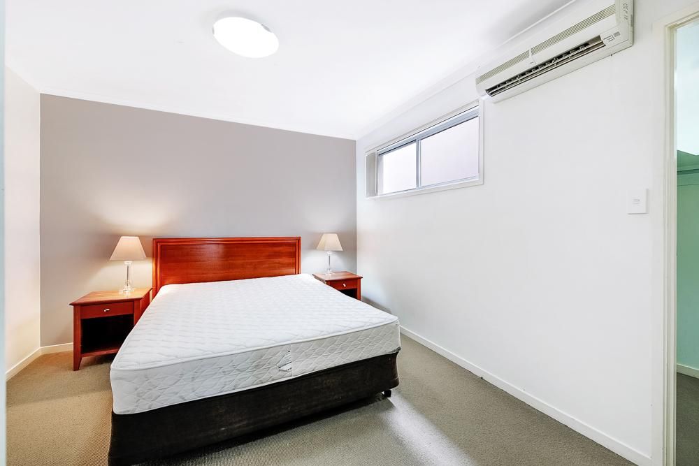 12a/78 Brookes Street — photo 3 of 8