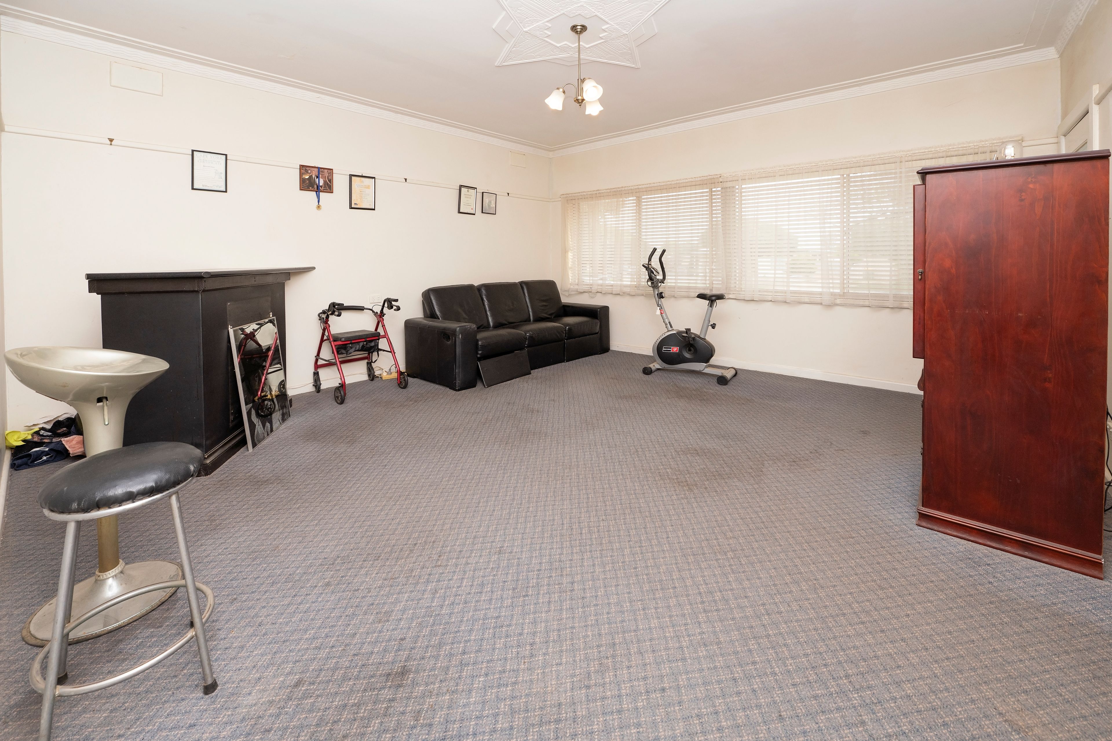 83 McCrae Street — photo 3 of 19
