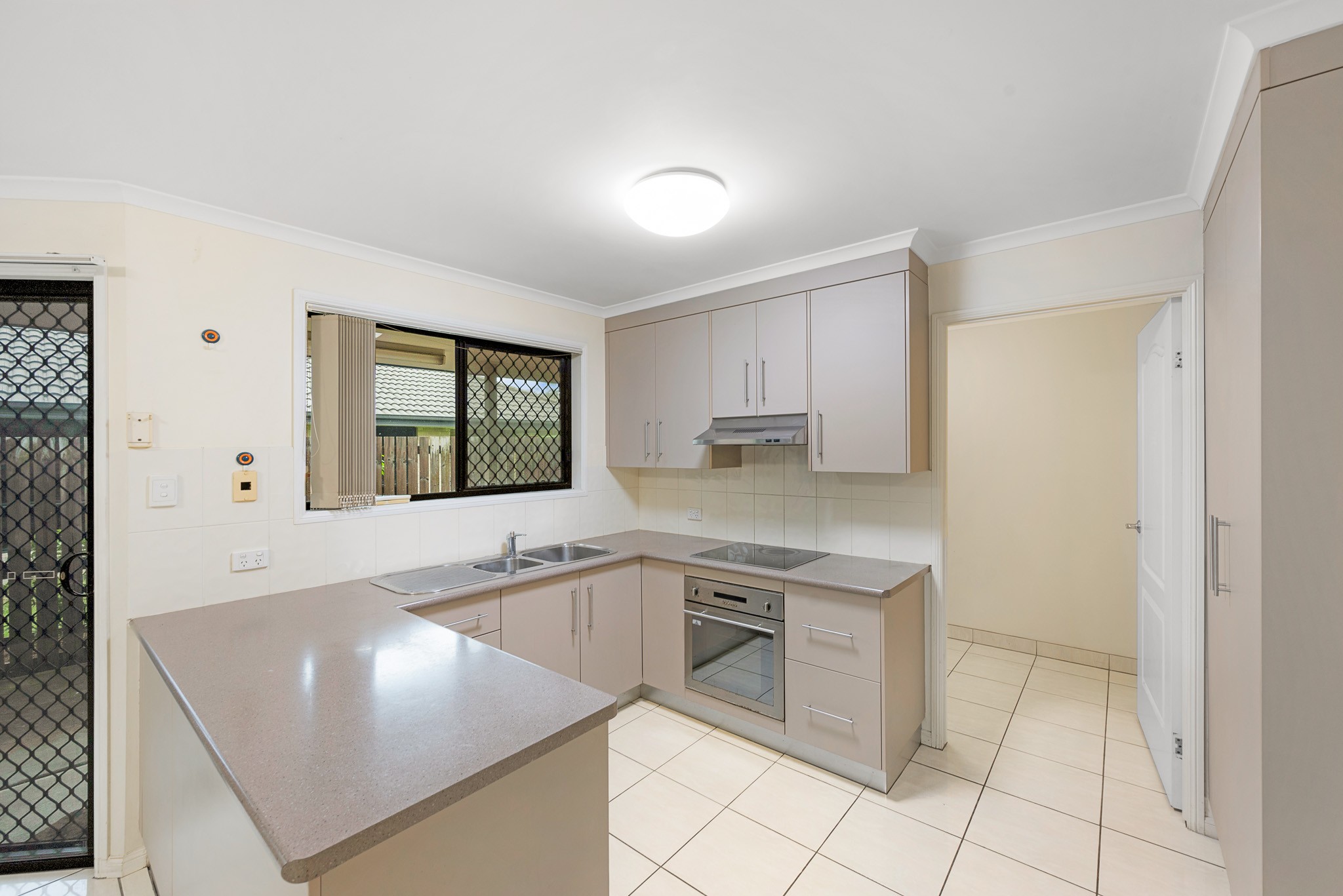 1/1 Valley Vista Court, West Gladstone, QLD 4680