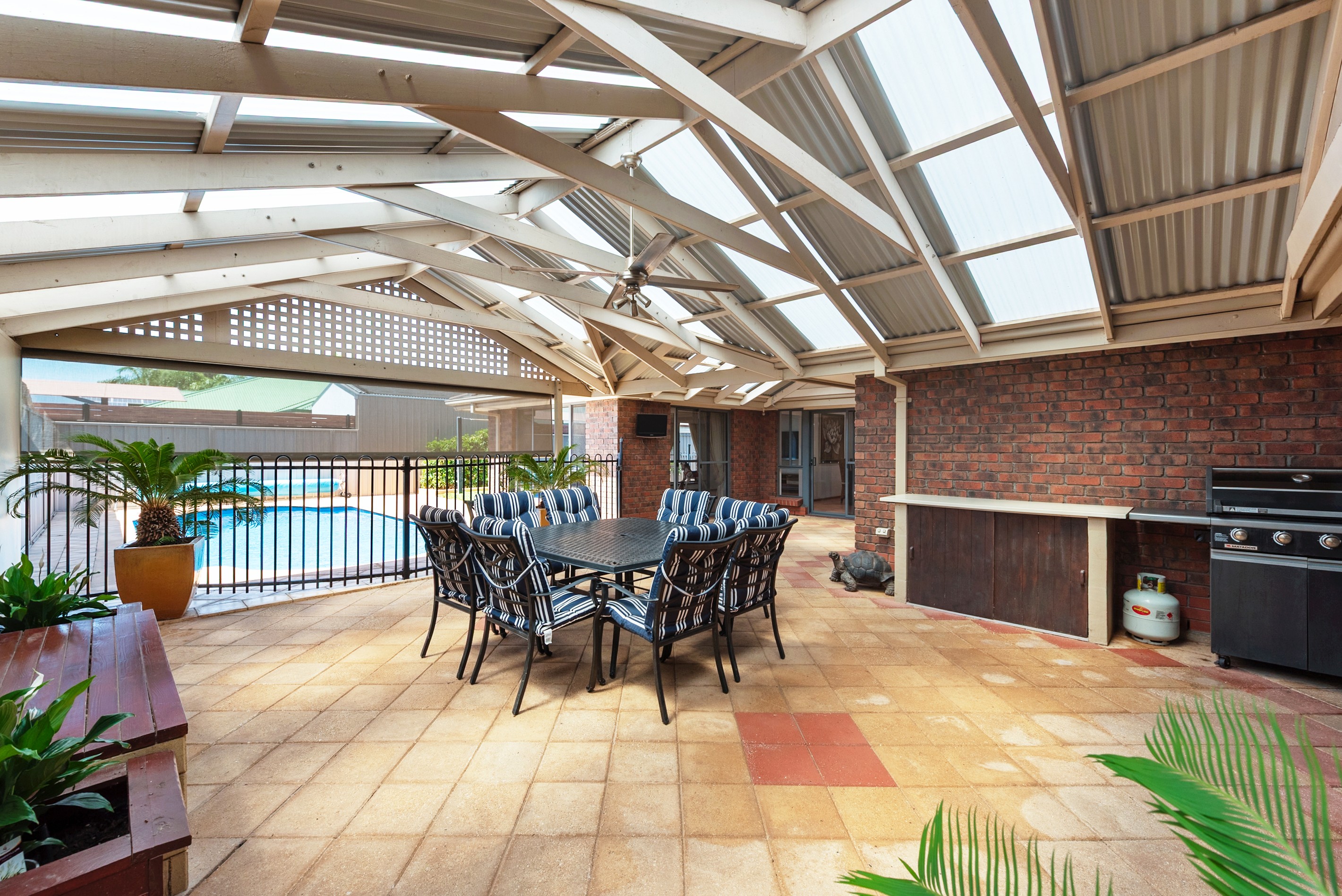 14 Rosecombe Place, Parafield Gardens, SA 5107