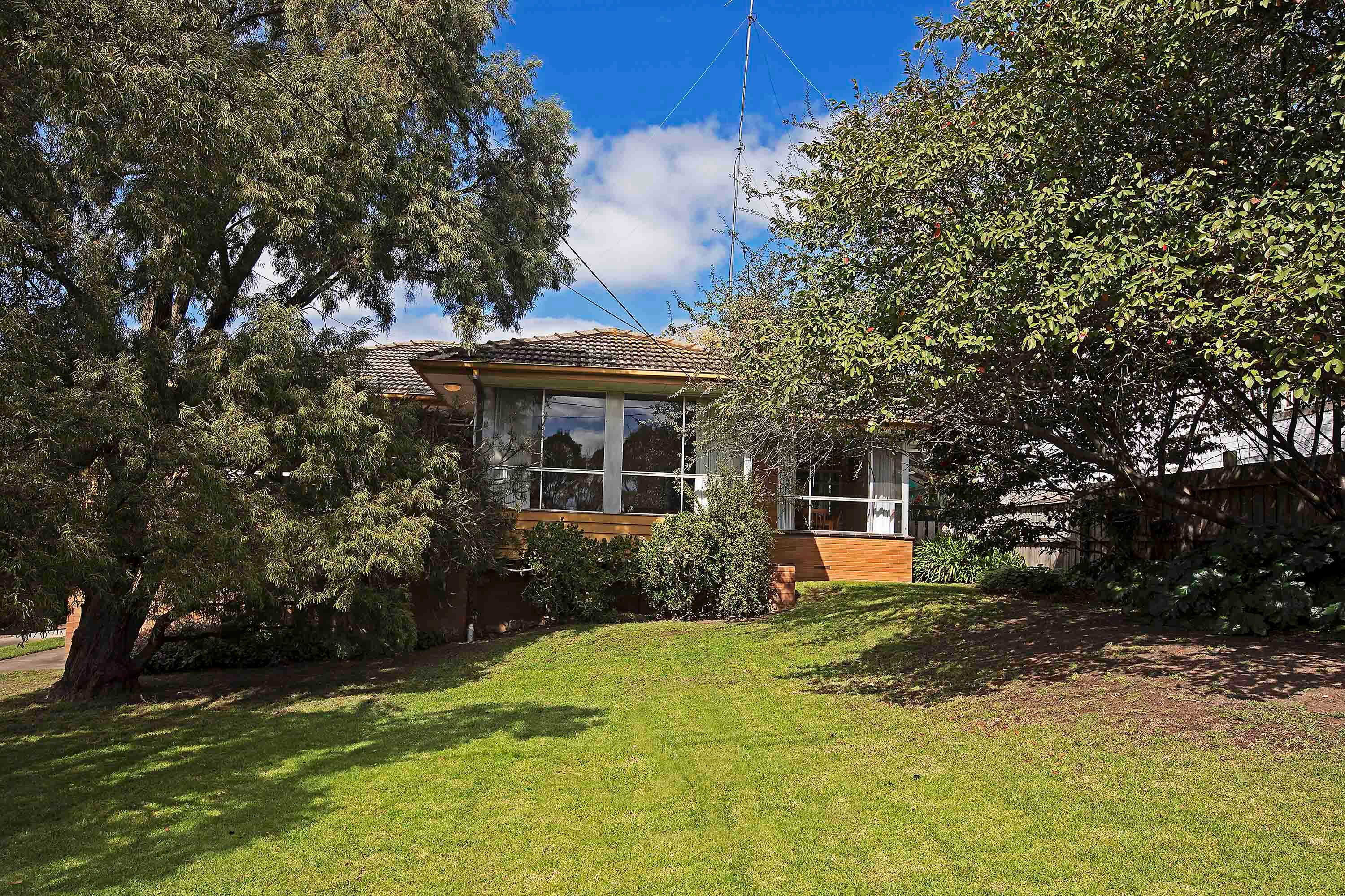 6 Riverglen Court, Belmont, VIC 3216