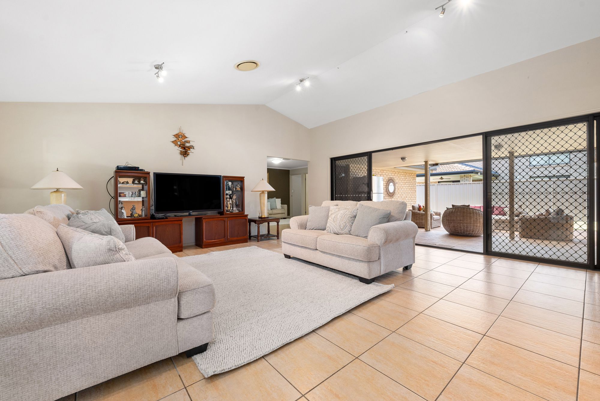 17 Porz Court, Wishart, QLD 4122