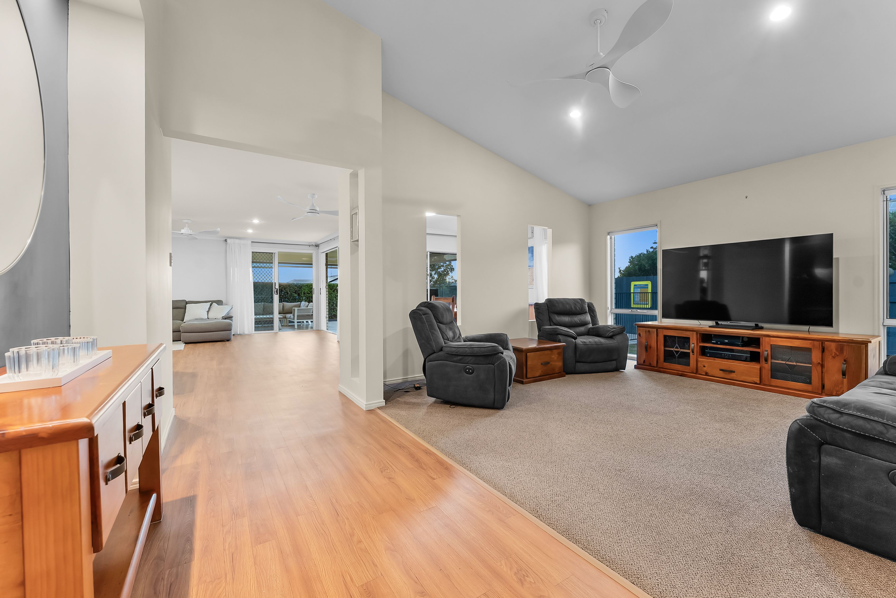 21 Hillcrest Court — photo 3 of 23