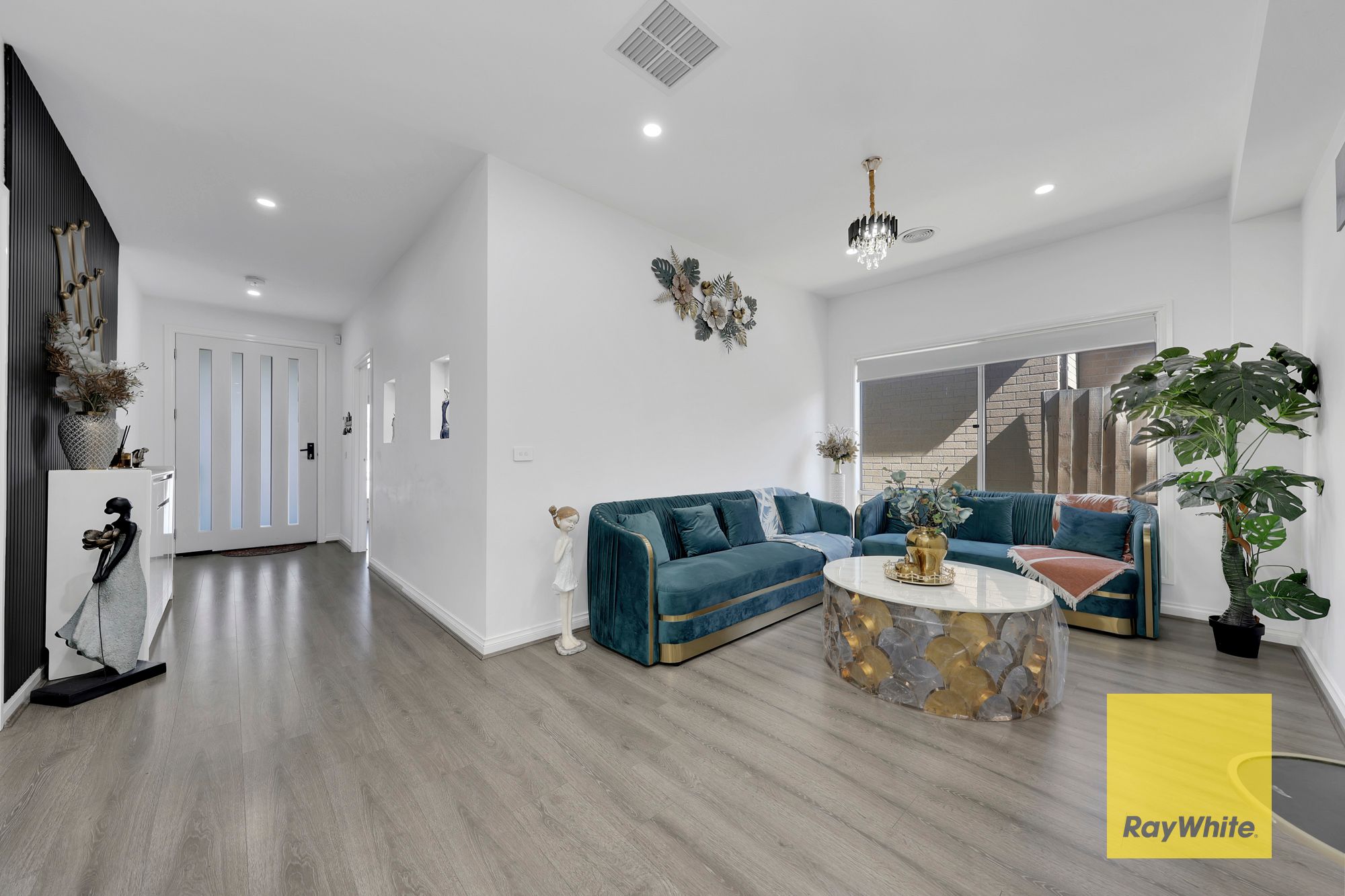 53 Hardwood Grove — photo 5 of 23