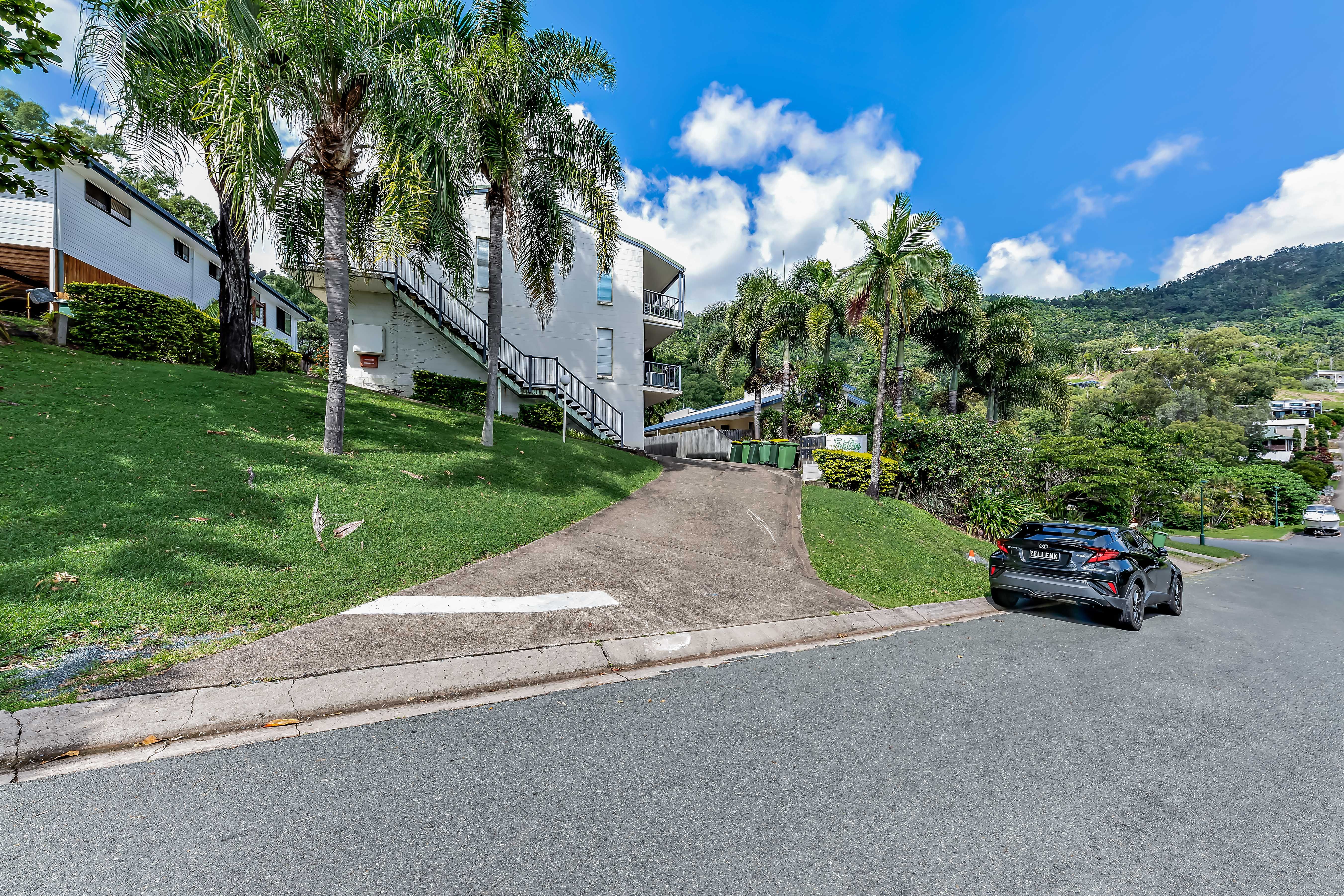 5 Border Drive, Cannonvale QLD 4802