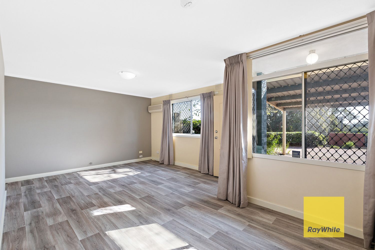 18 Greville Way, Girrawheen WA 6064