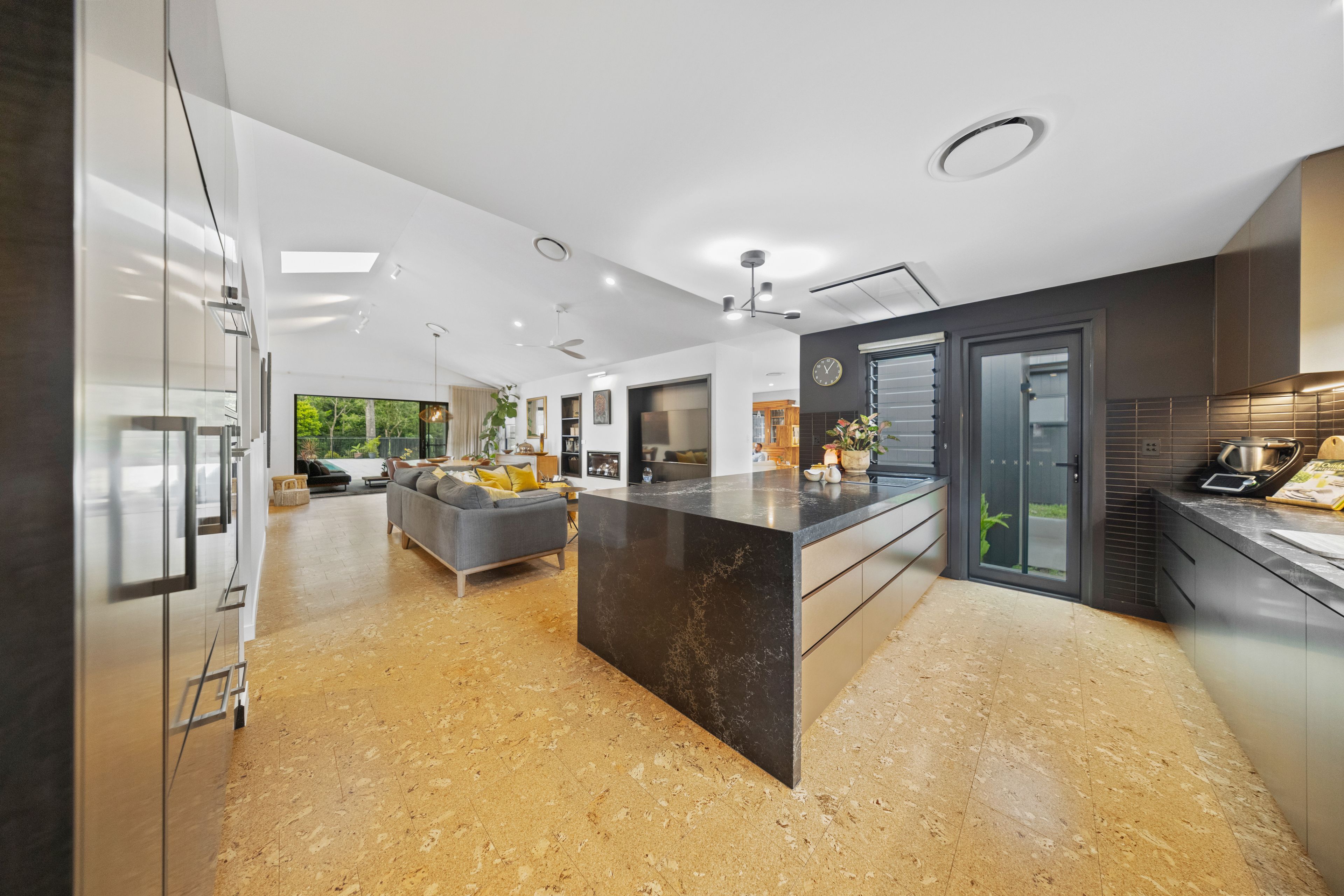45 Mary Cairncross Avenue — photo 6 of 30