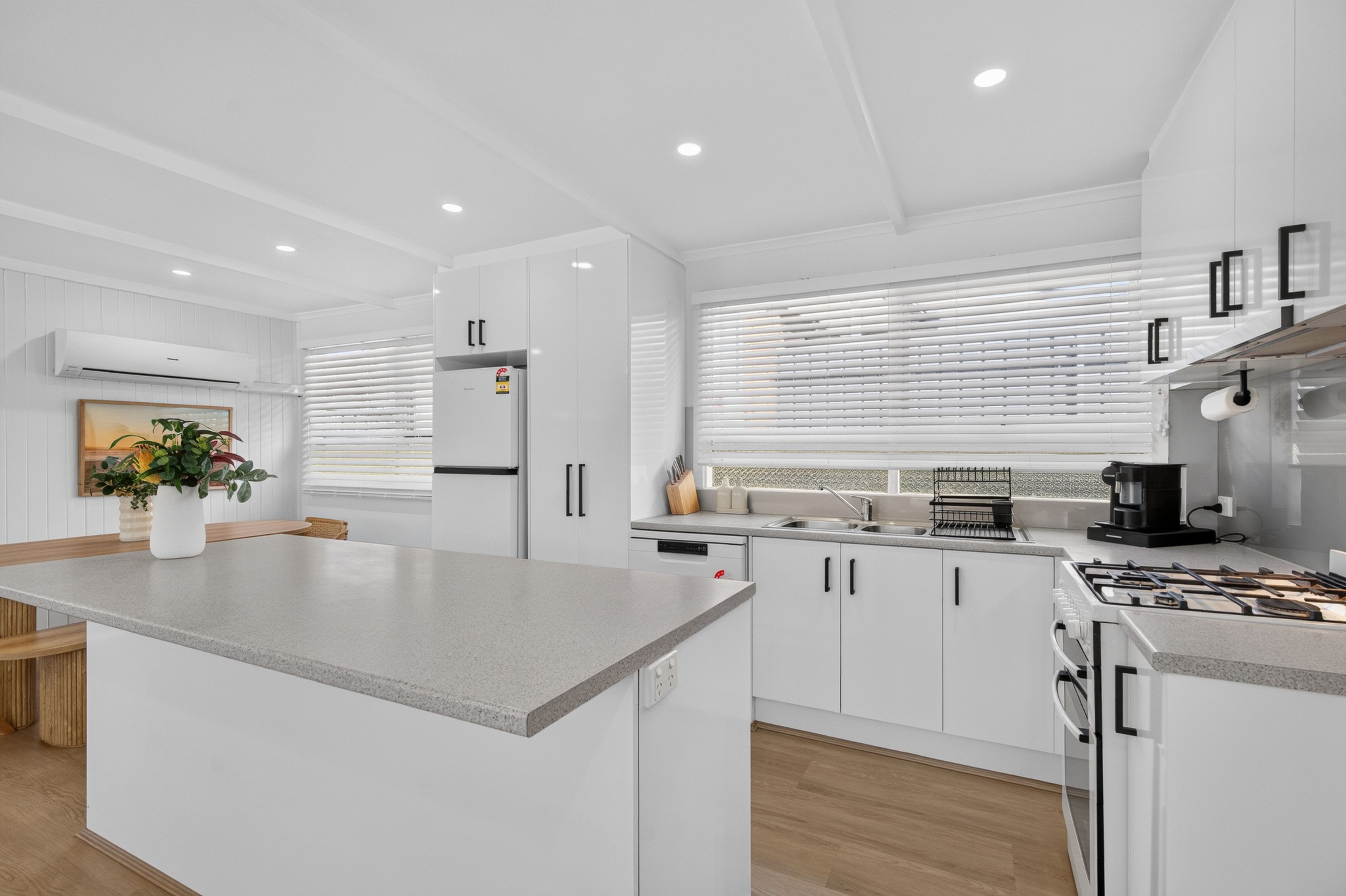 48 Castle Avenue — photo 11 of 30