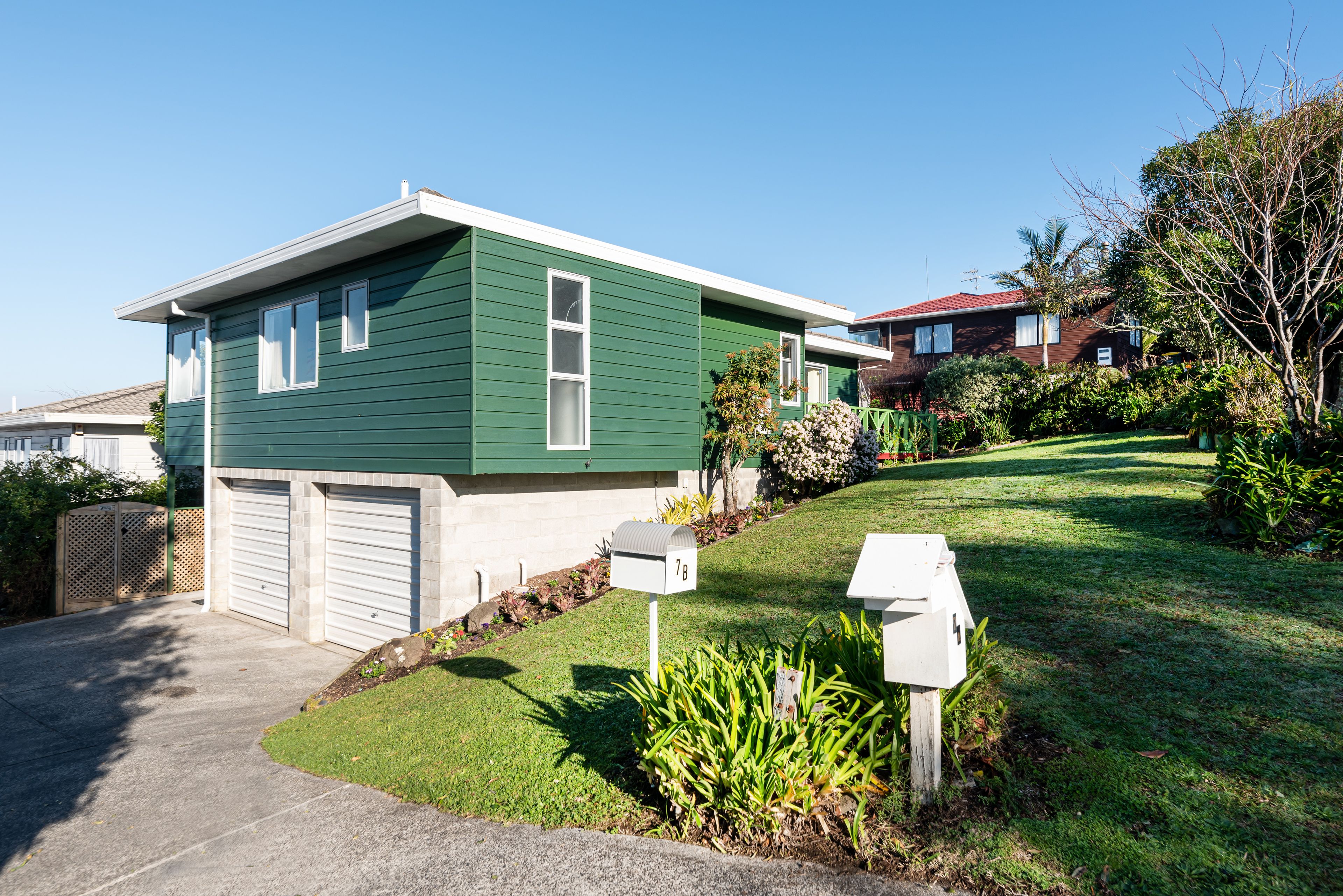 1/7 Valecrest Place, Bayview, North Shore City