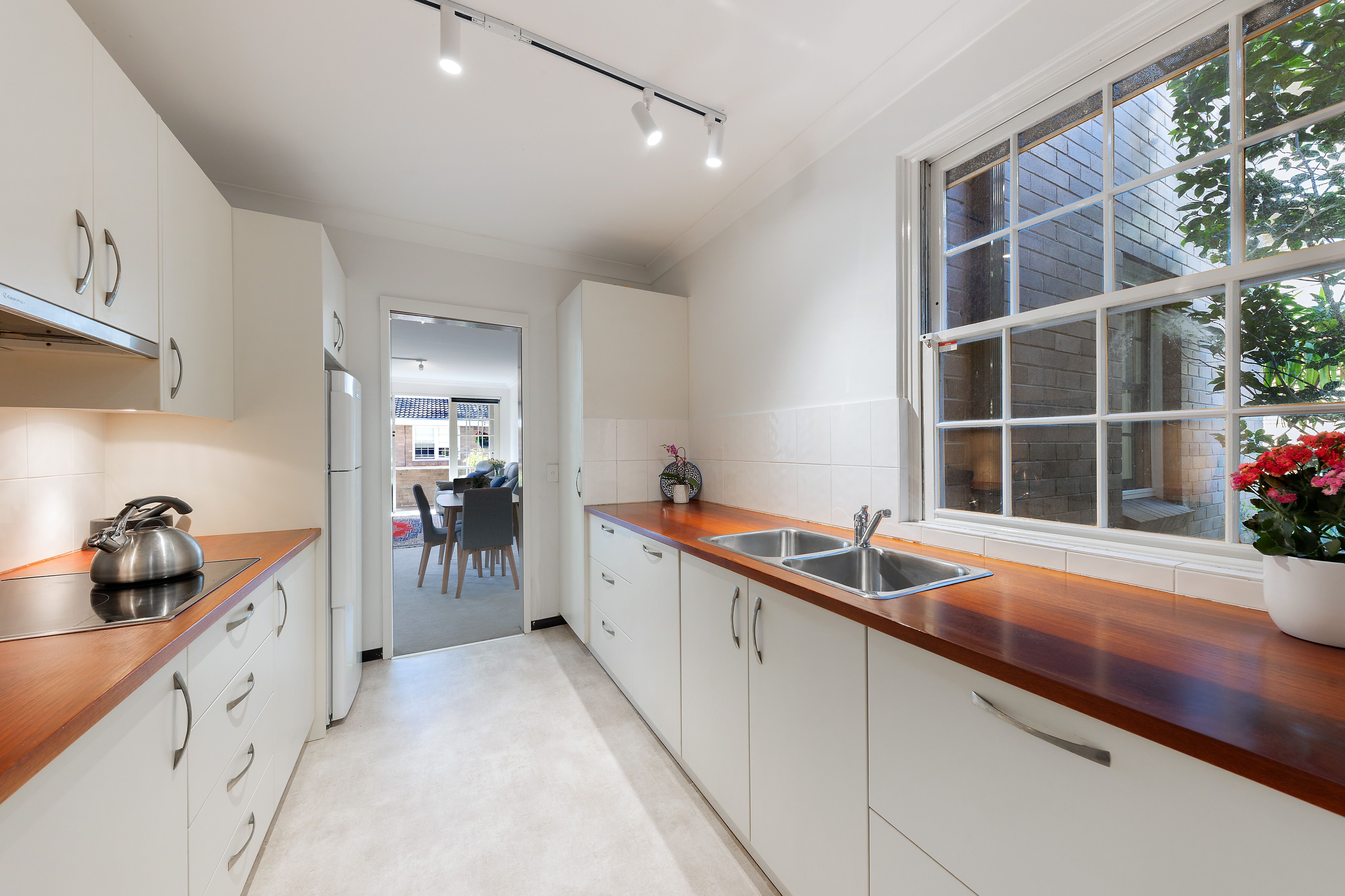 3/3 Spencer Road — photo 4 of 6