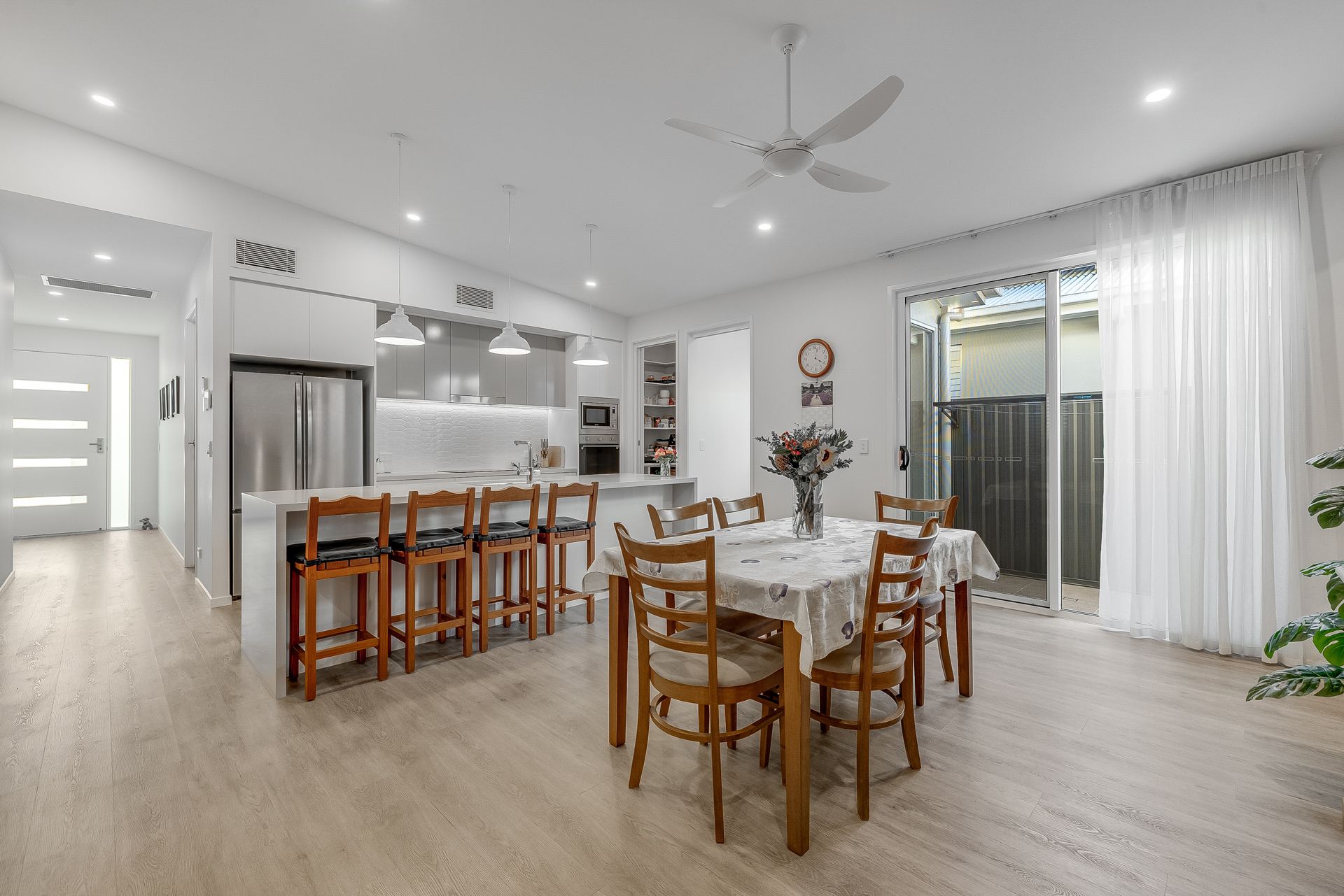 2/38 Landershute Road — photo 3 of 18