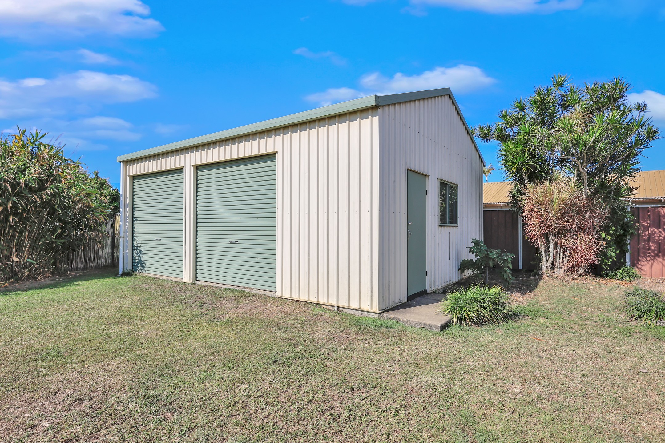 8 Robertson Street, Kepnock, QLD 4670