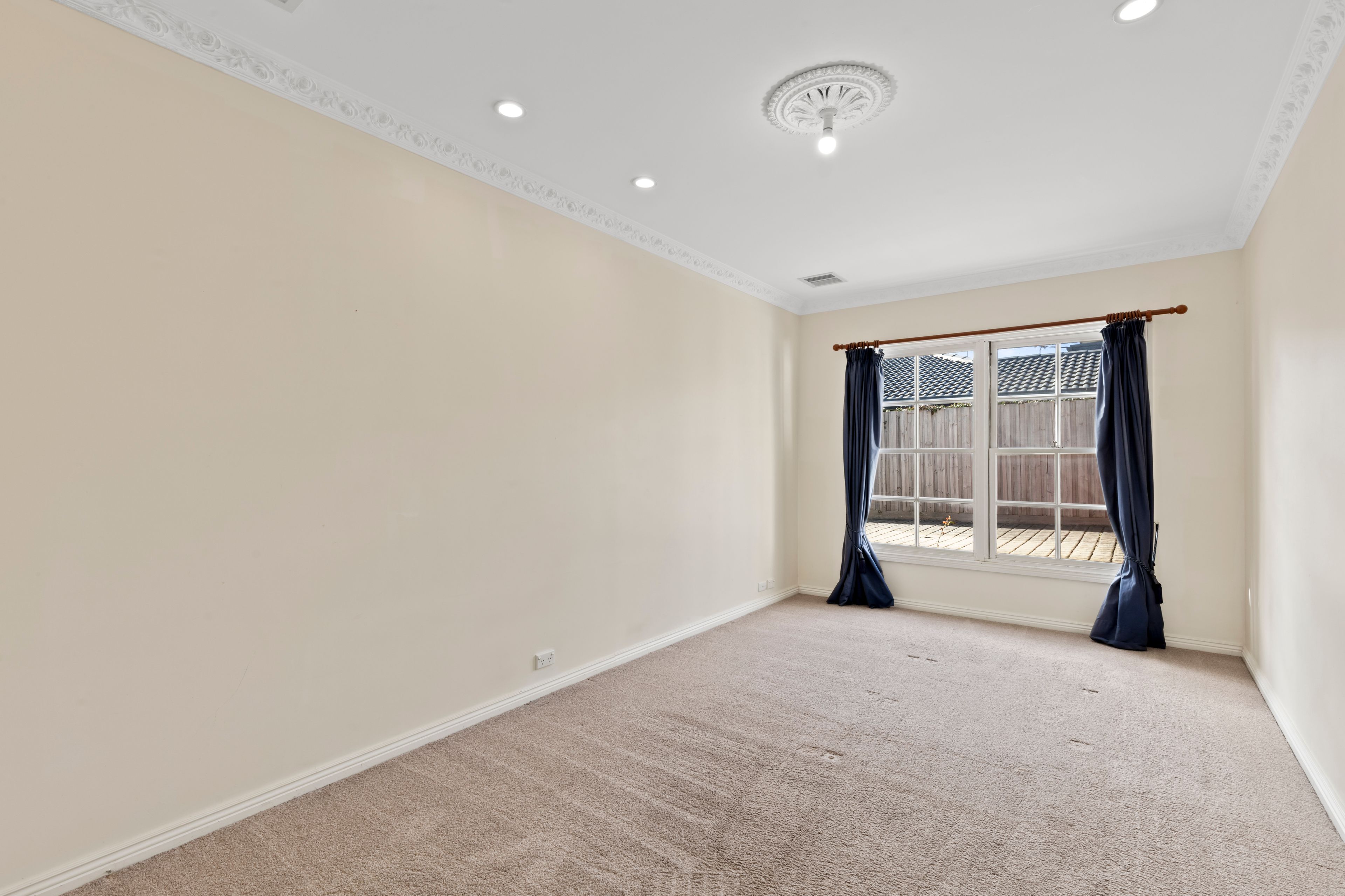 13 Ainslie Avenue — photo 11 of 15