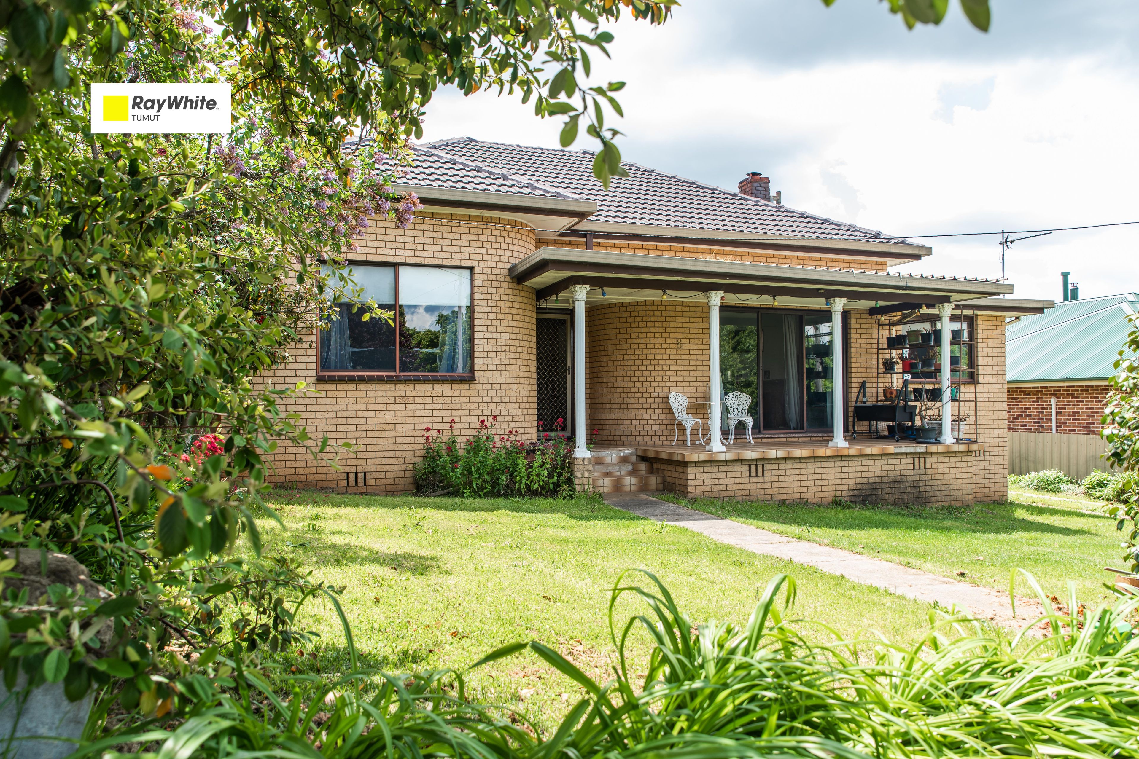 8 Ash Street, Batlow NSW 2730