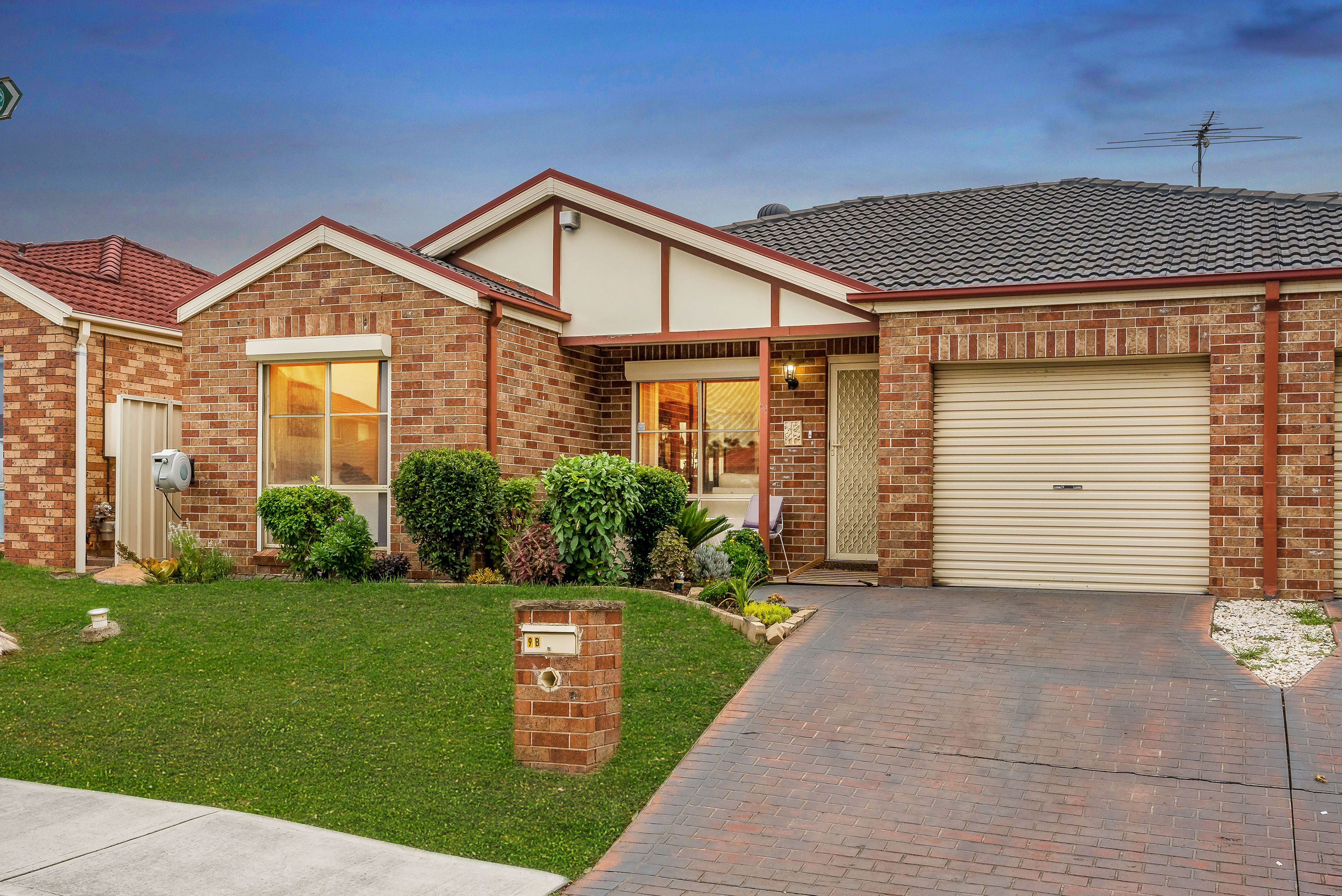 9B Solander Avenue, West Hoxton, NSW 2171