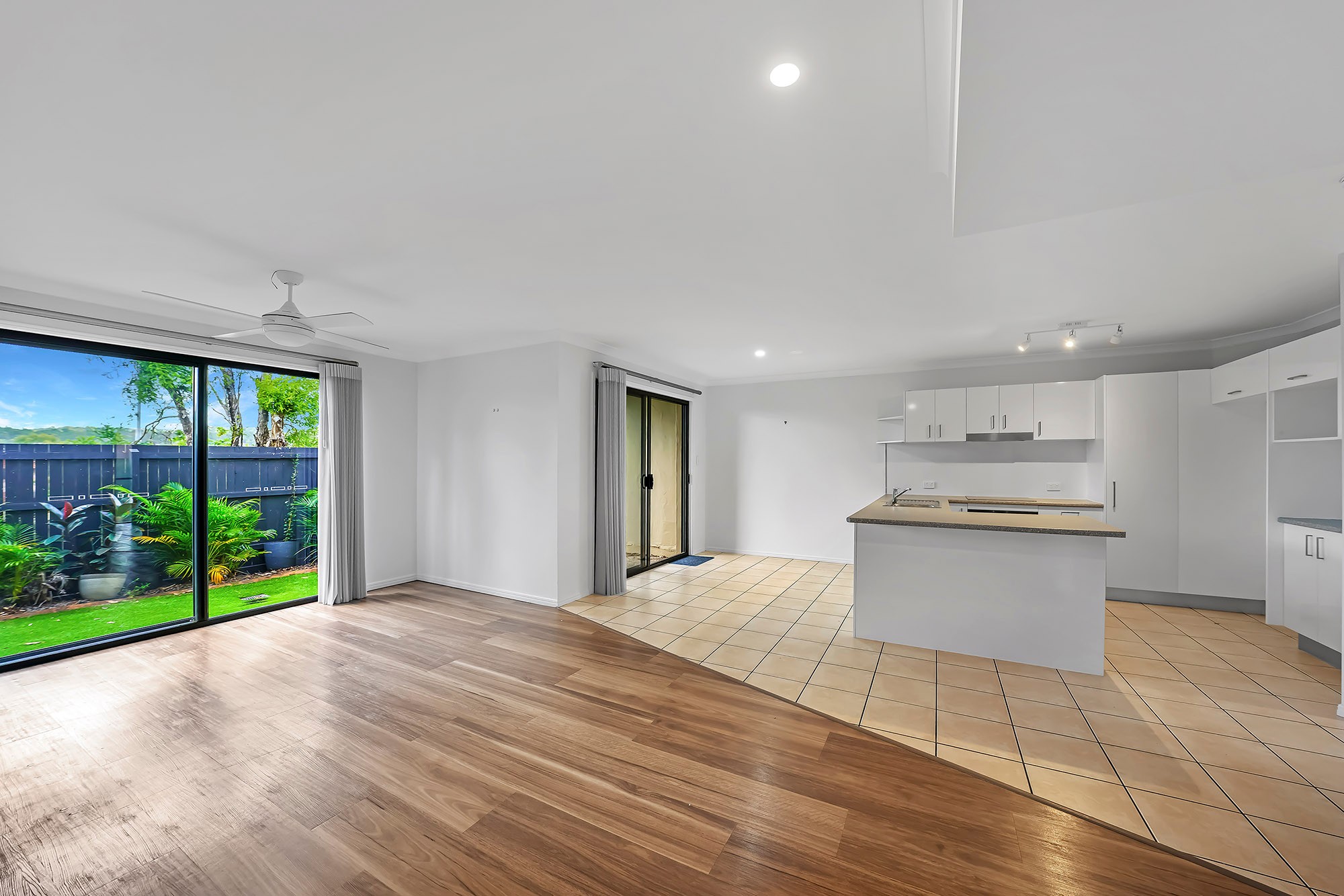 5/1-15 Santa Isobel Boulevard, Pacific Pines, QLD 4211