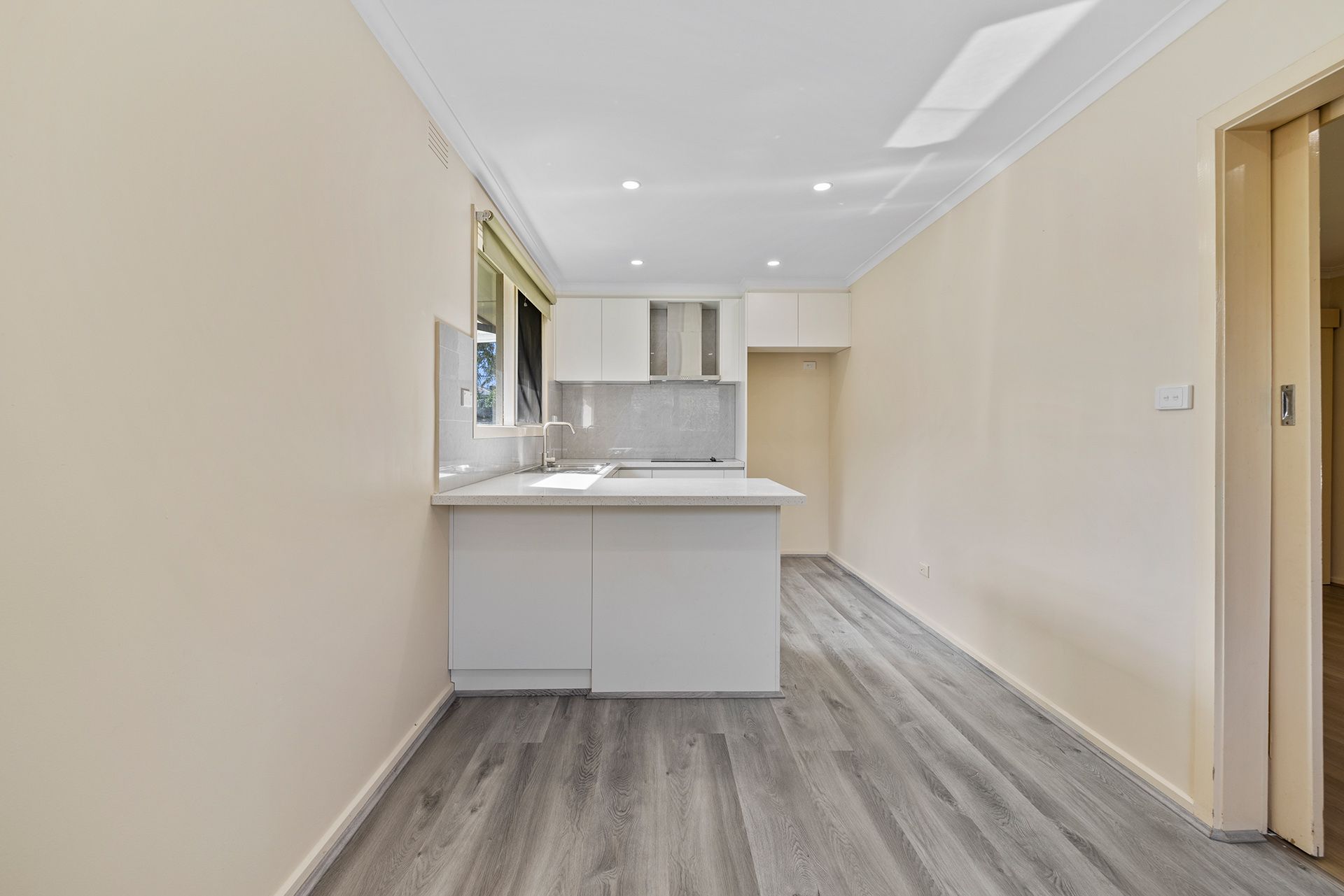 2/35 Gyton Avenue — photo 3 of 9