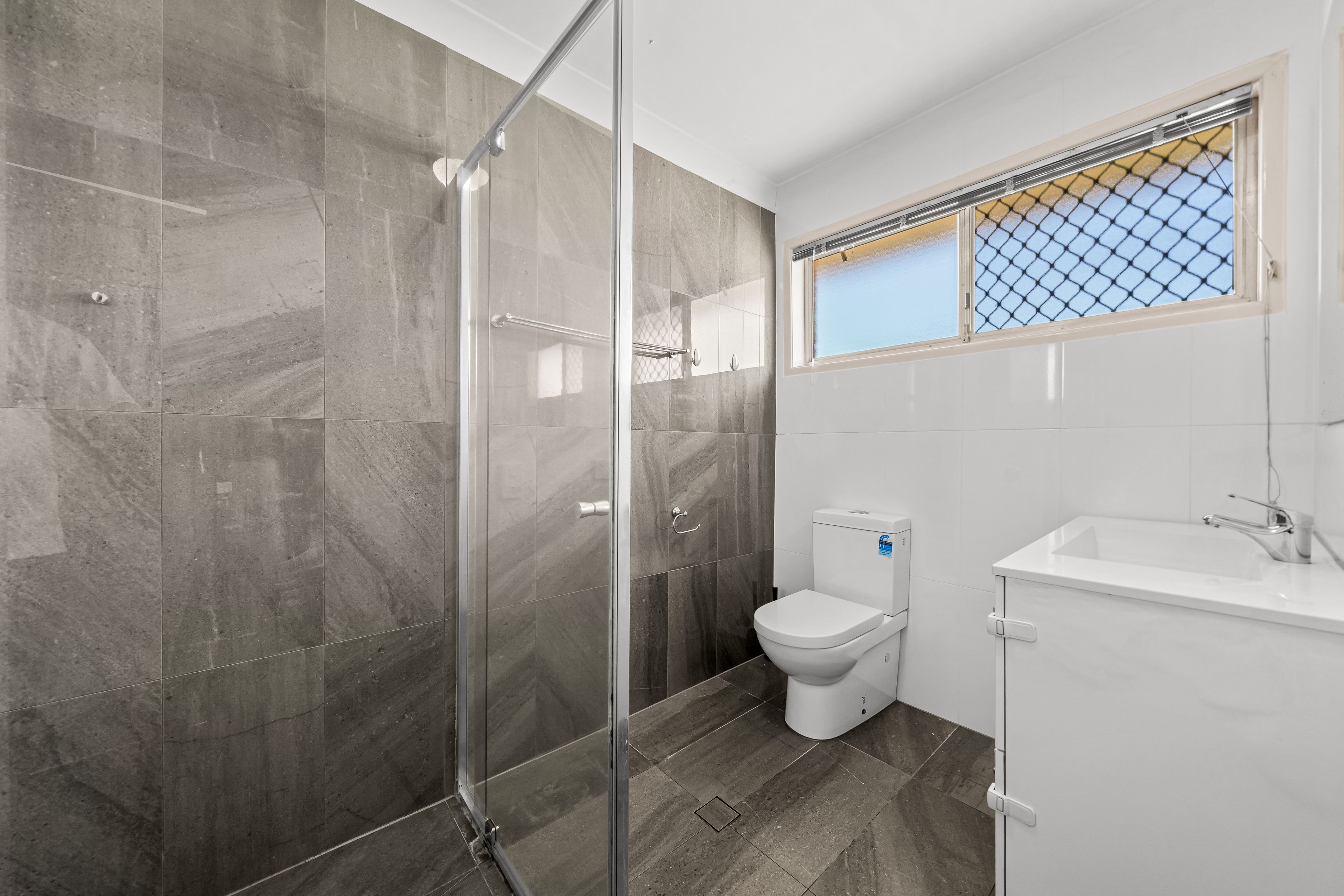 18 Devonlea Street — photo 12 of 30