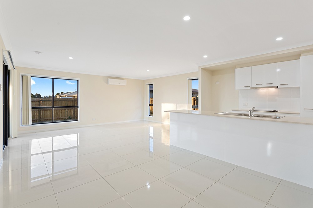 2 Magpie Drive, Cambooya, QLD 4358