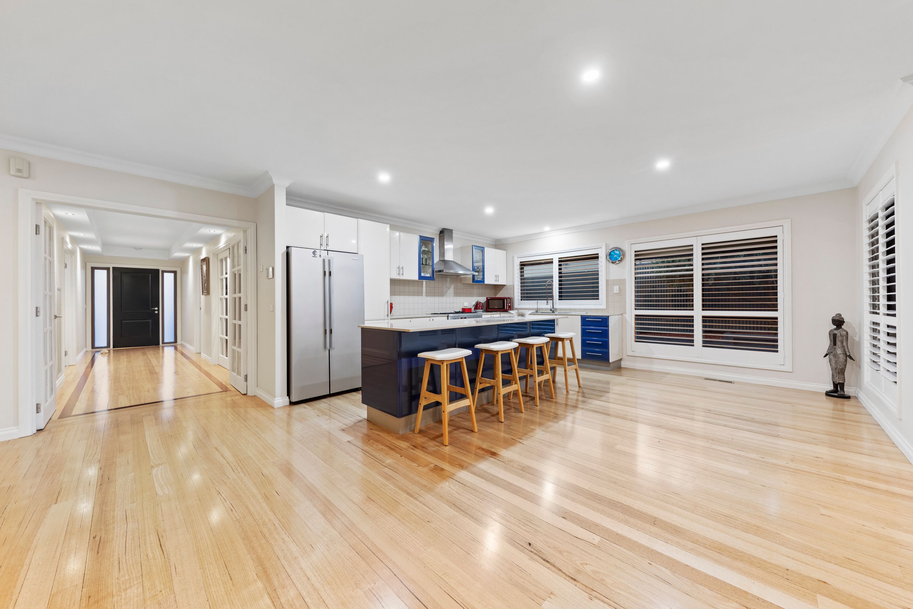 16 Wills Avenue — photo 3 of 30