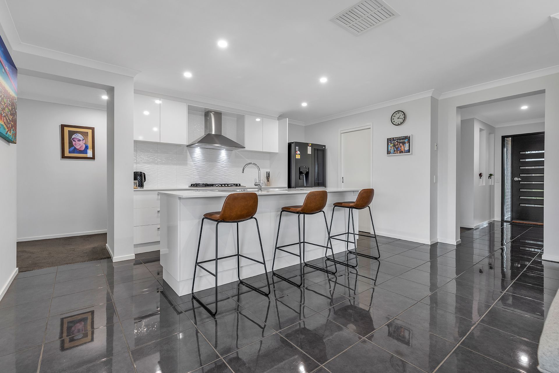27 Wisteria Street — photo 4 of 23
