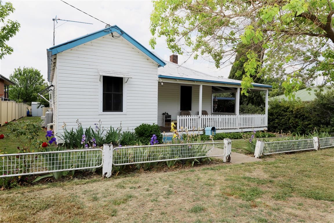 48 Lynch Street, Adelong, NSW 2729