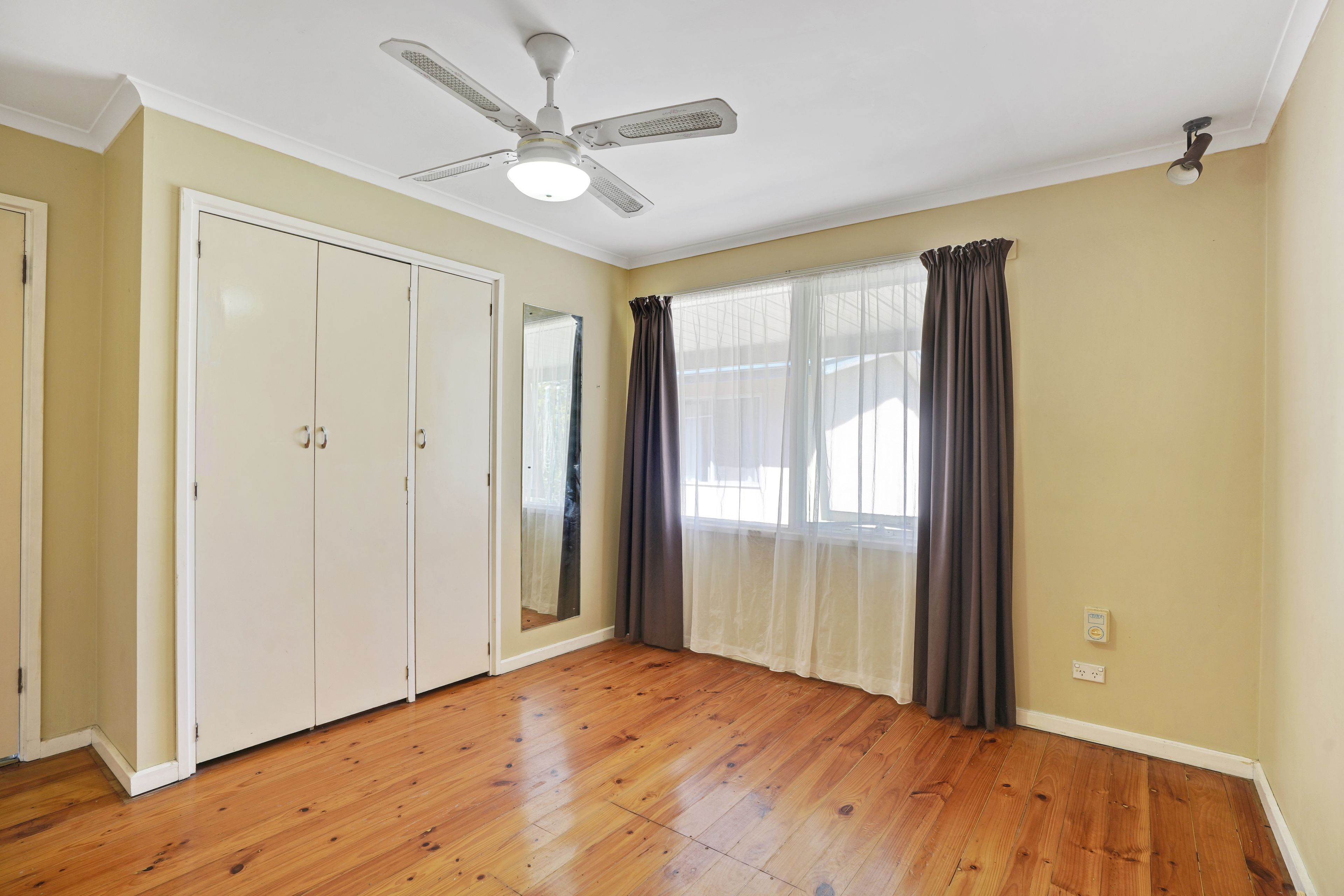 3 Lulama Crescent — photo 6 of 13