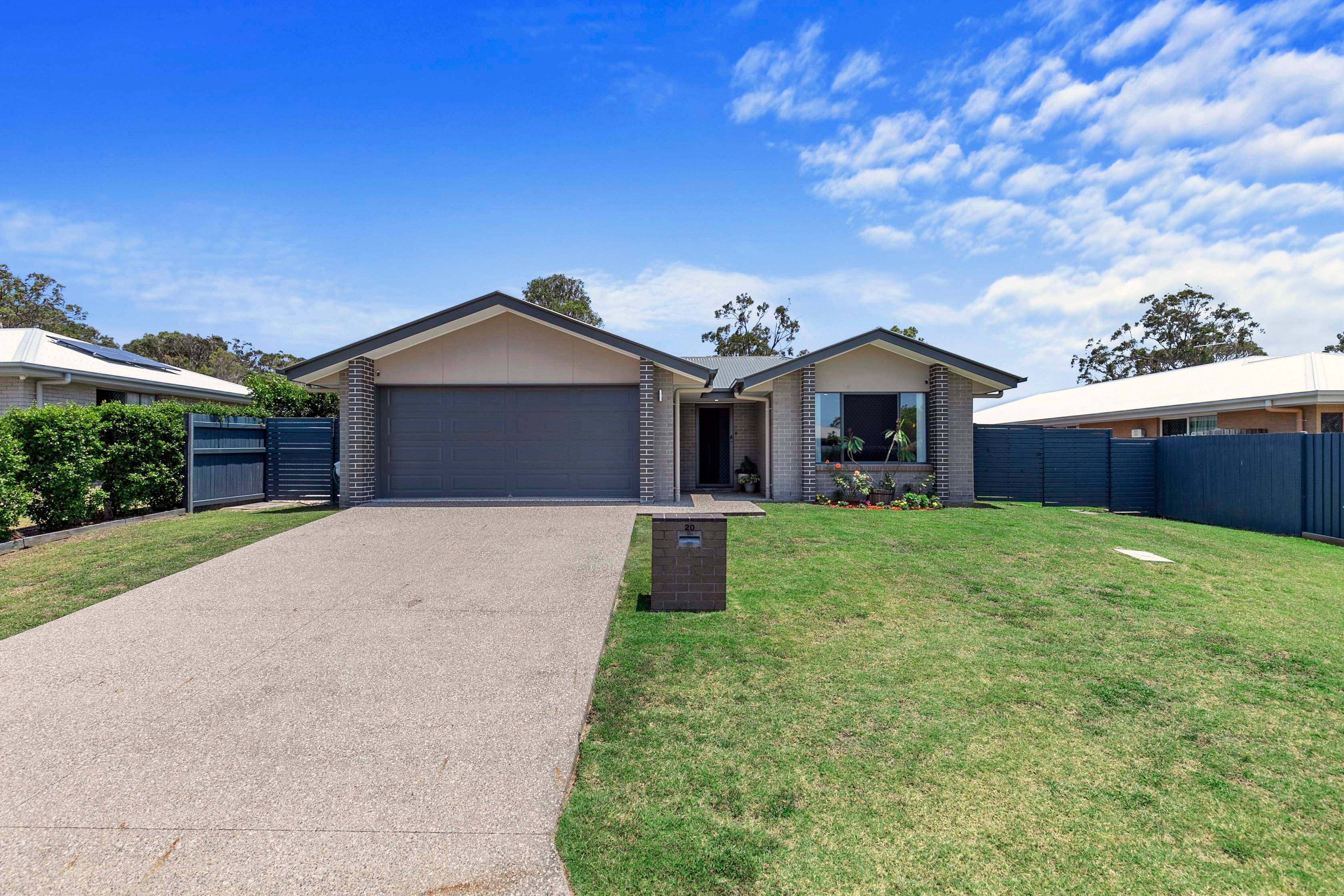 20 Bradman Way , Urangan QLD 4655