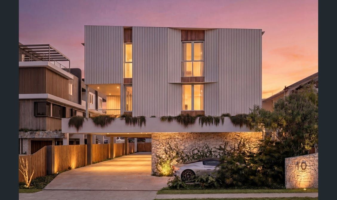 10 Abalone Avenue, Paradise Point QLD 4216